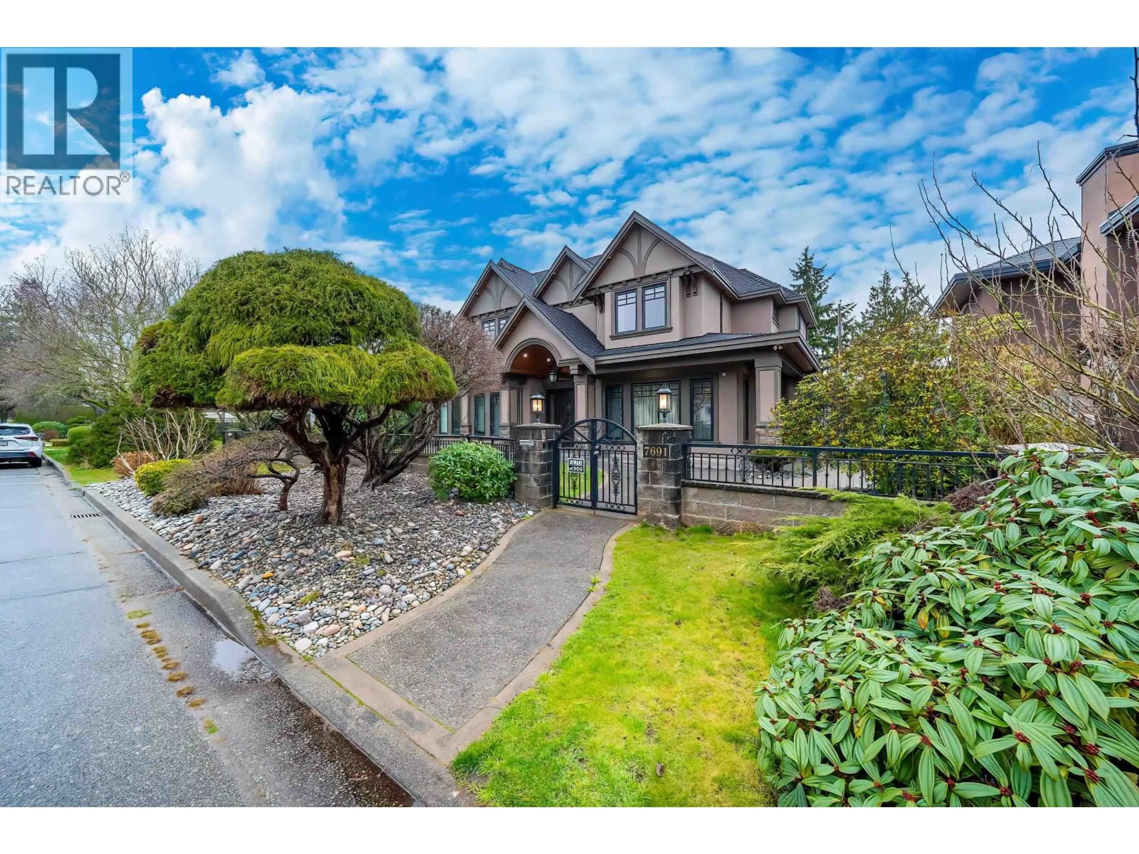 A pic from outside/outdoor area/front of a property/back of a property/a pic from drone, street for 7691 SUNNYDENE ROAD, Richmond British Columbia V6Y1G9