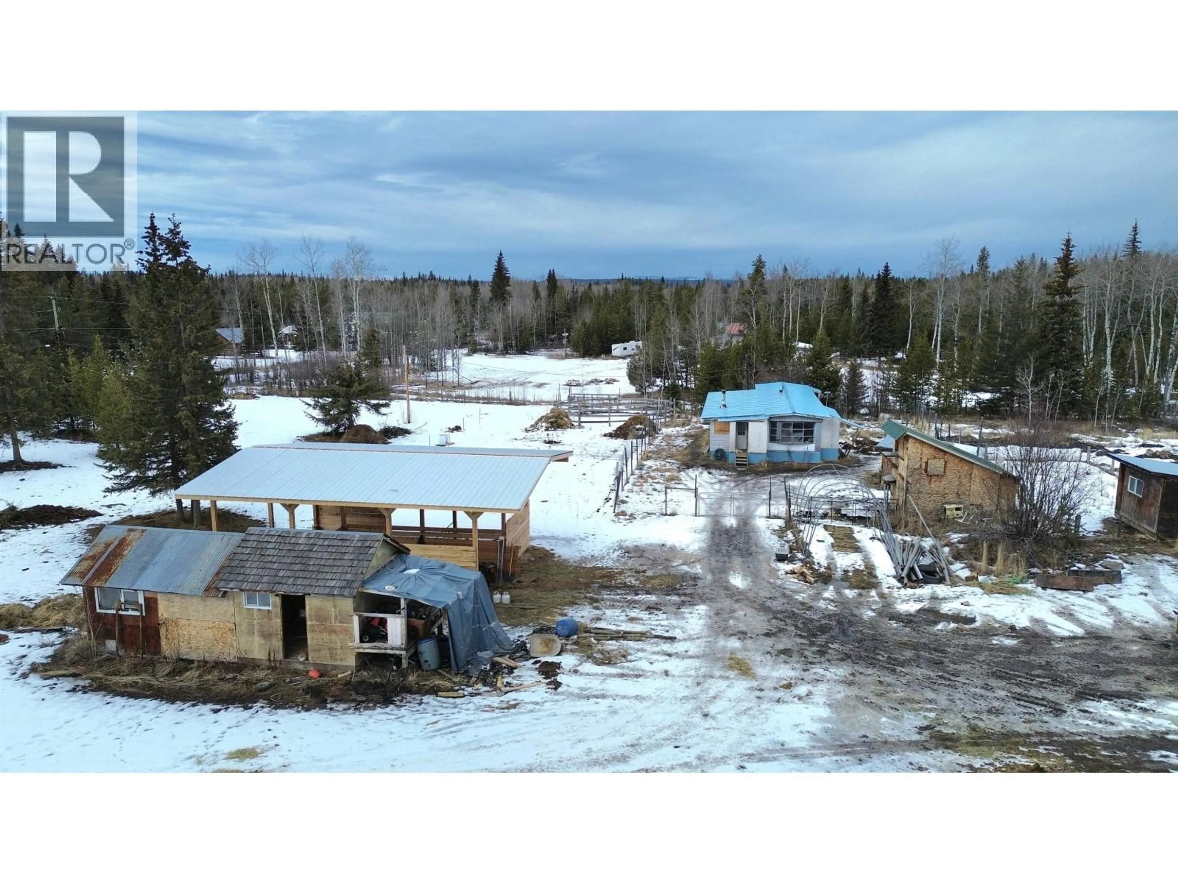 A pic from outside/outdoor area/front of a property/back of a property/a pic from drone, mountain view for 7037 HOLMES ROAD, Lone Butte British Columbia V0K1X1