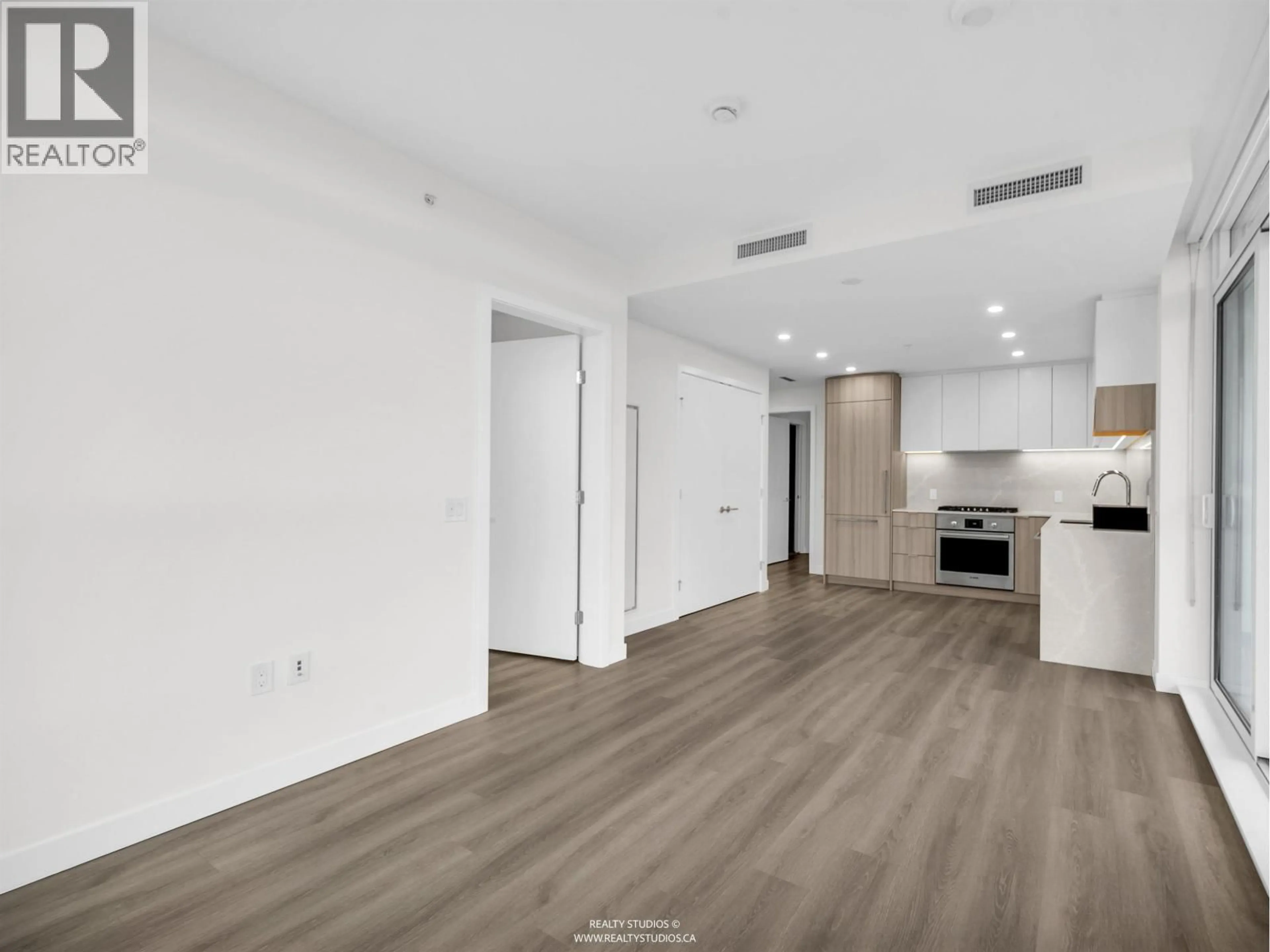 A pic of a room for 3501 - 6075 WILSON AVENUE, Burnaby British Columbia V5H2R5