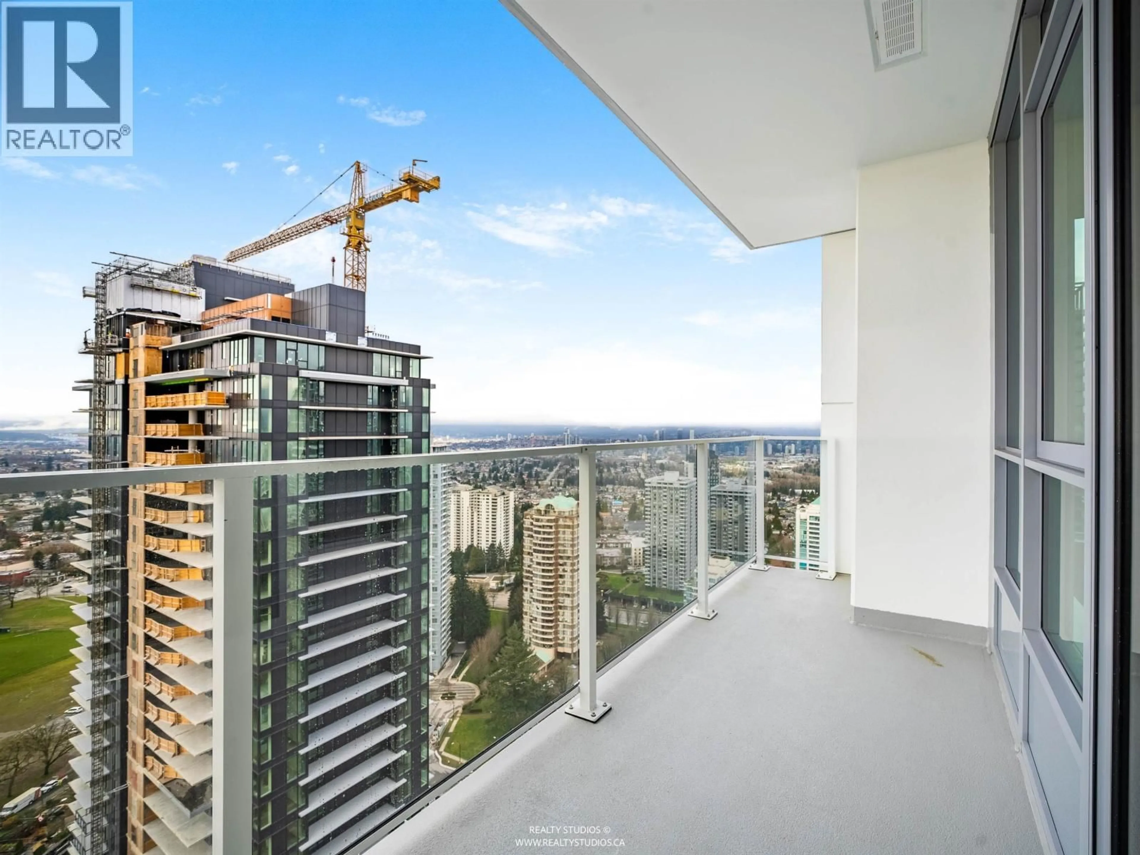 Unknown for 3501 - 6075 WILSON AVENUE, Burnaby British Columbia V5H2R5