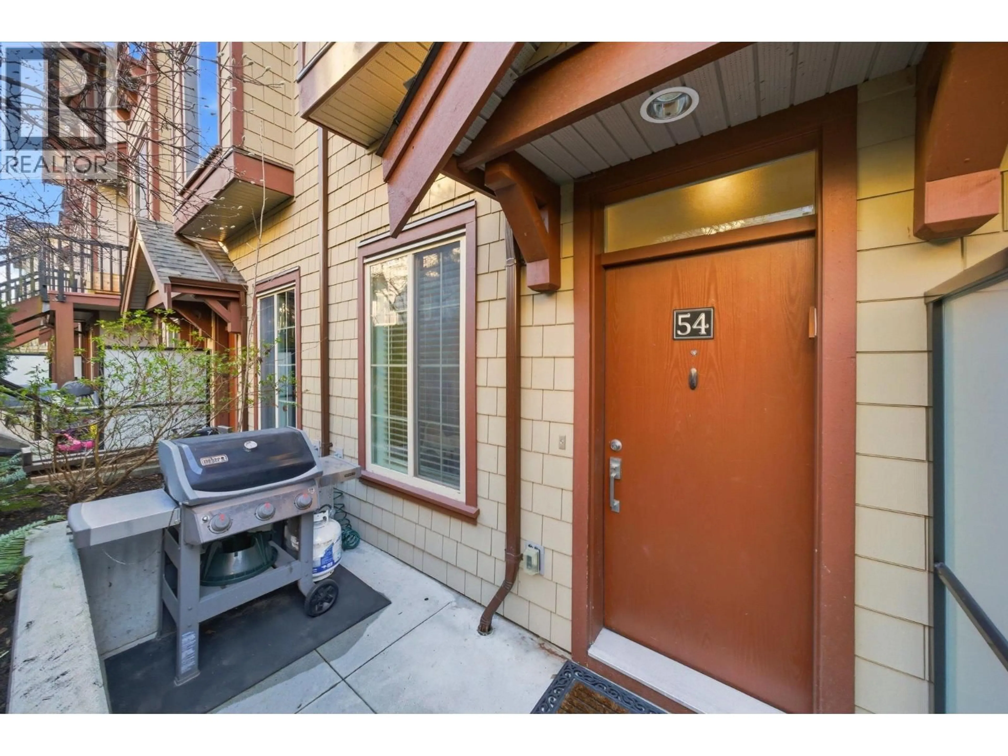 Indoor entryway for 54 - 433 SEYMOUR RIVER PLACE, North Vancouver British Columbia V7B0B8