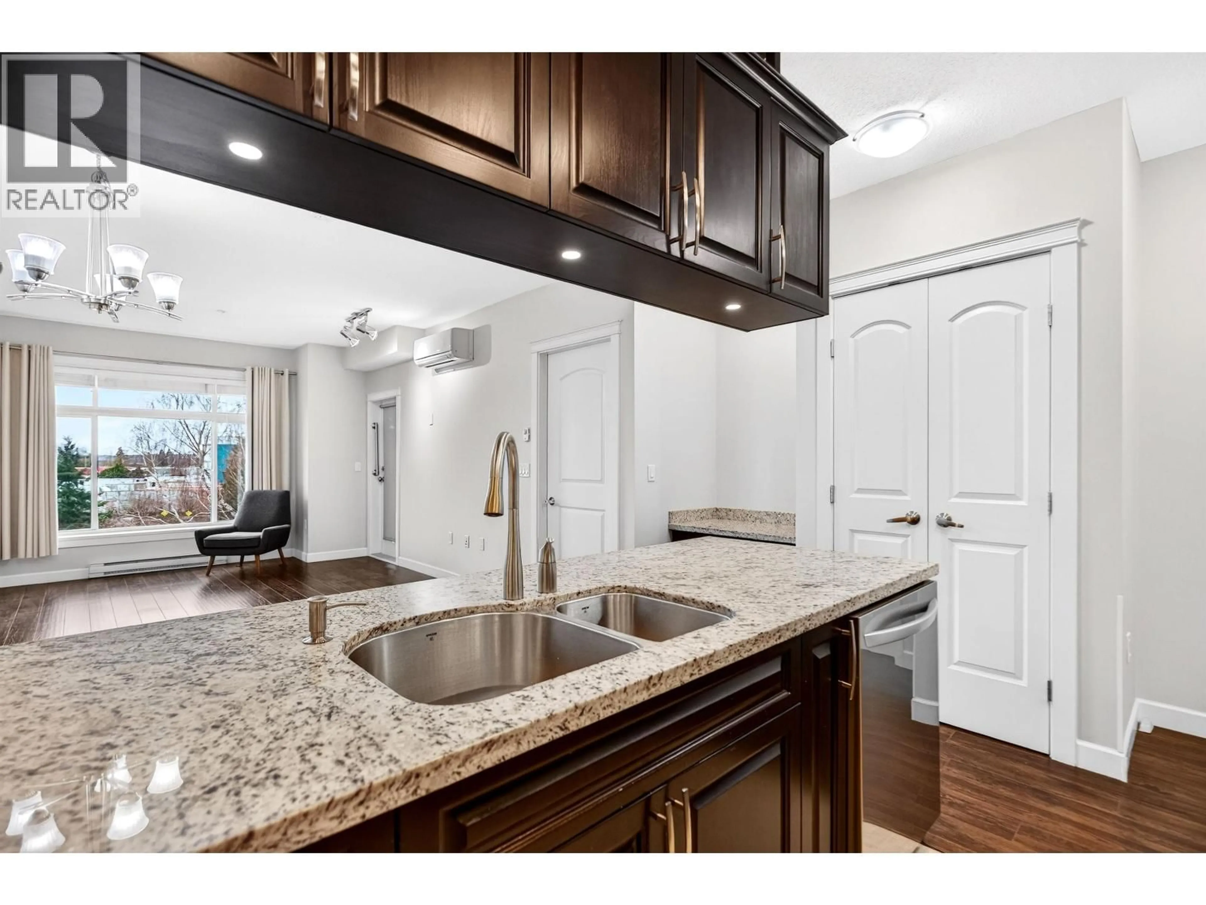 Open concept kitchen, ceramic/tile floor for 306 - 12635 190A STREET, Pitt Meadows British Columbia V3Y0E8