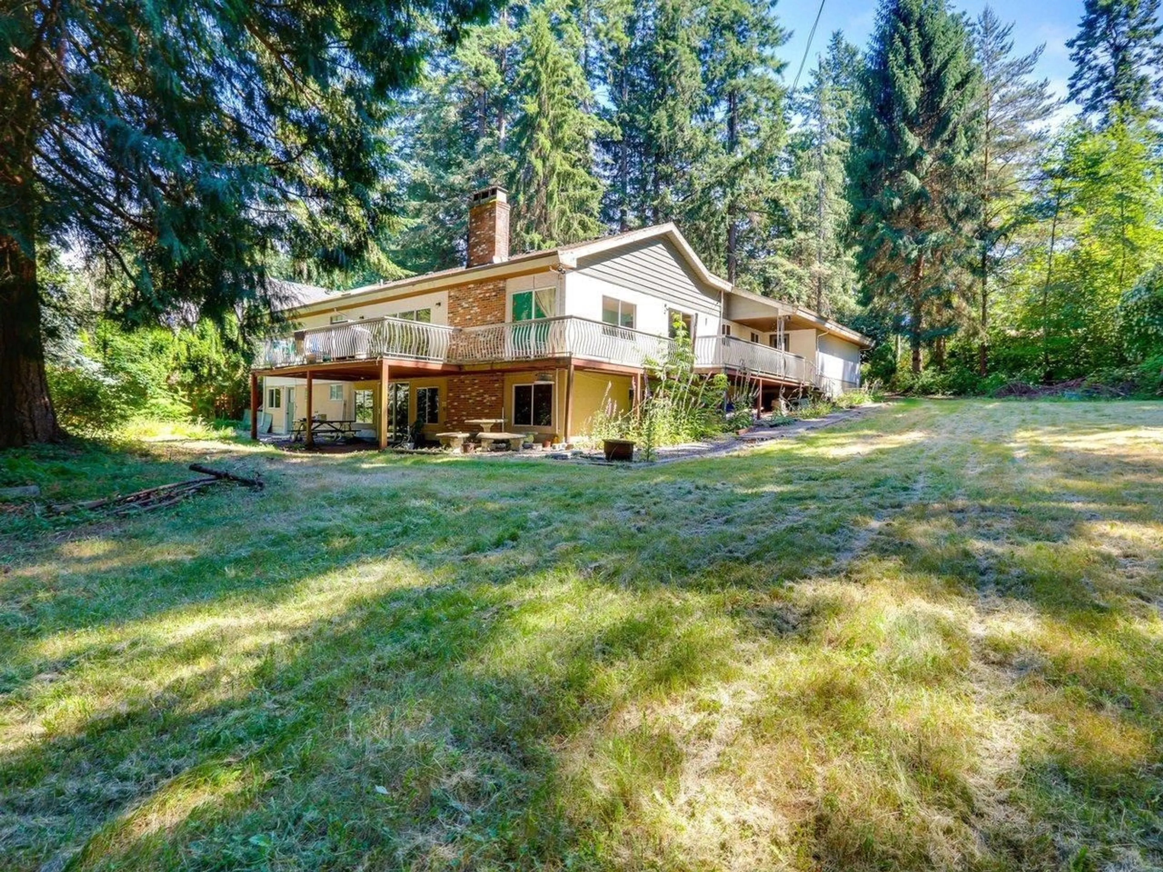 A pic from outside/outdoor area/front of a property/back of a property/a pic from drone, unknown for 13563 28 AVENUE, Surrey British Columbia V4P1X2
