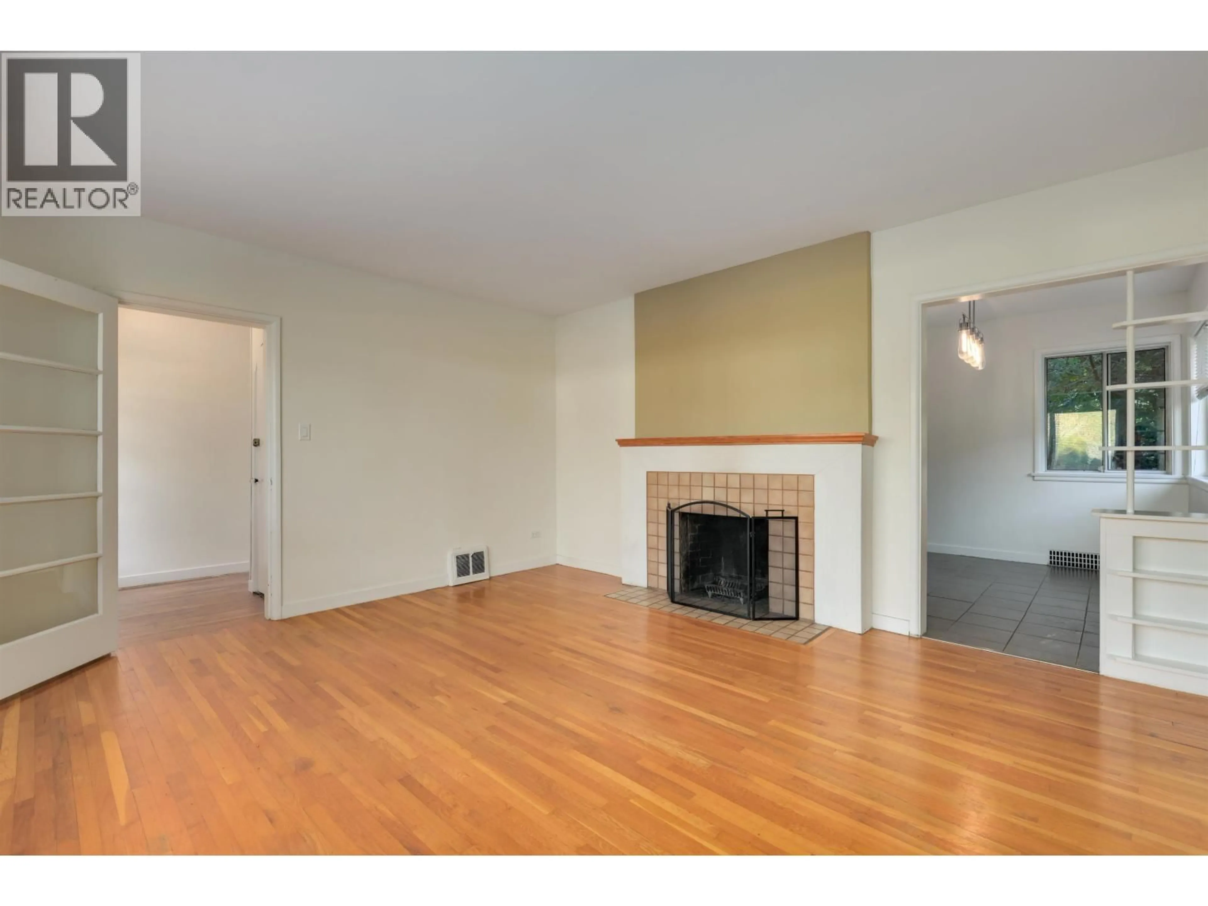 A pic of a room for 509 KEITH ROAD, North Vancouver British Columbia V7L1W3