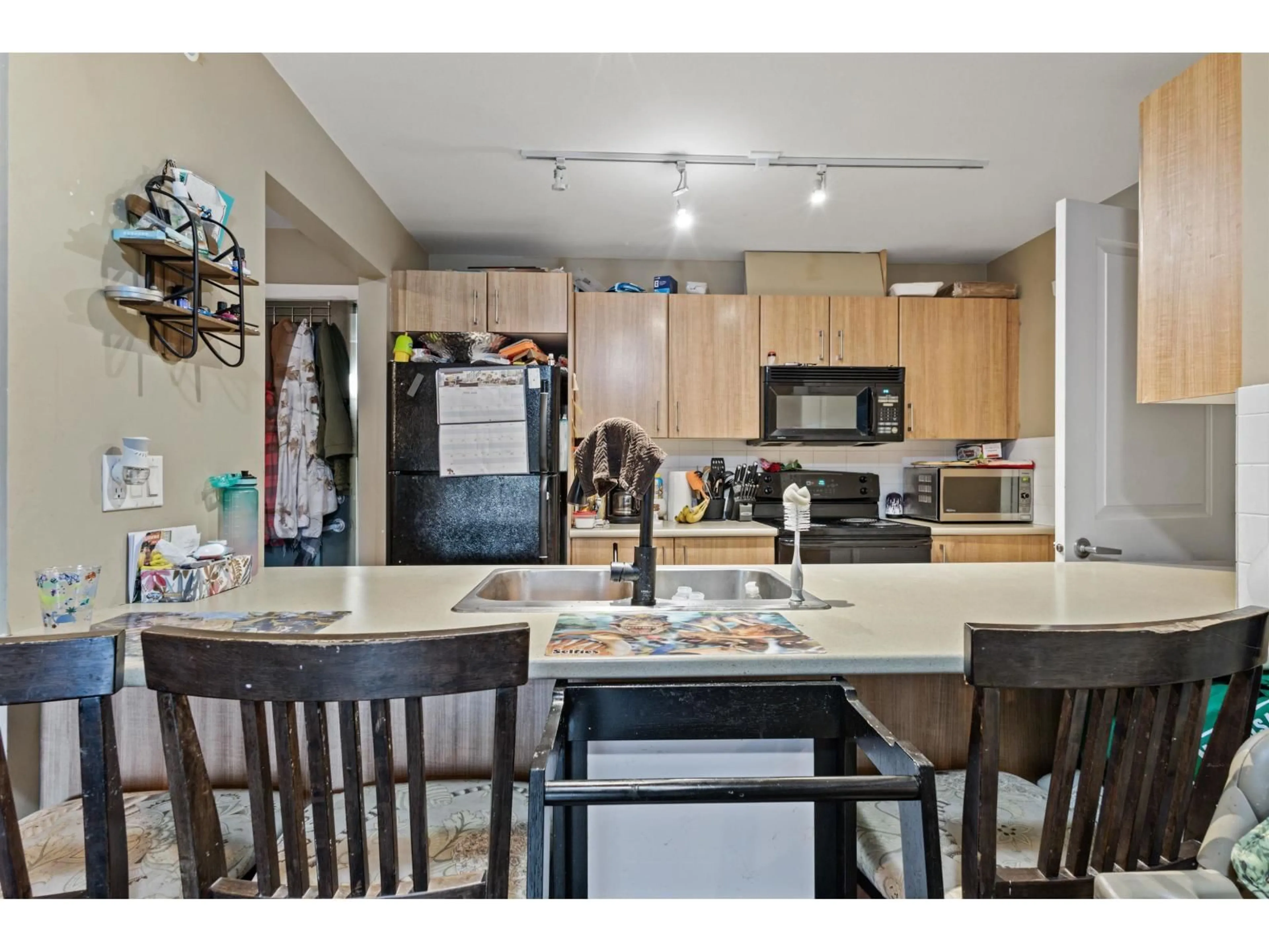 Open concept kitchen, unknown for 404 - 45561 YALE ROAD, Chilliwack British Columbia V2P0A8