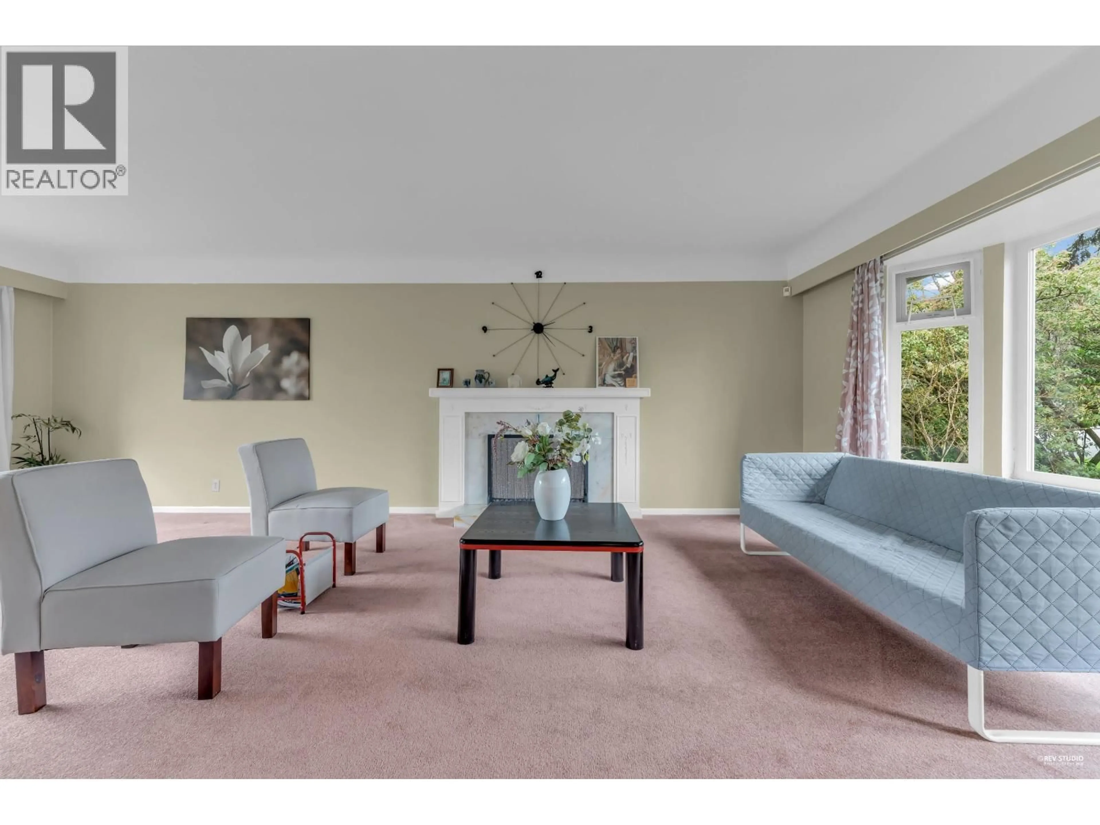 Living room with furniture, unknown for 4425 MAPLE STREET, Vancouver British Columbia V6J3V9