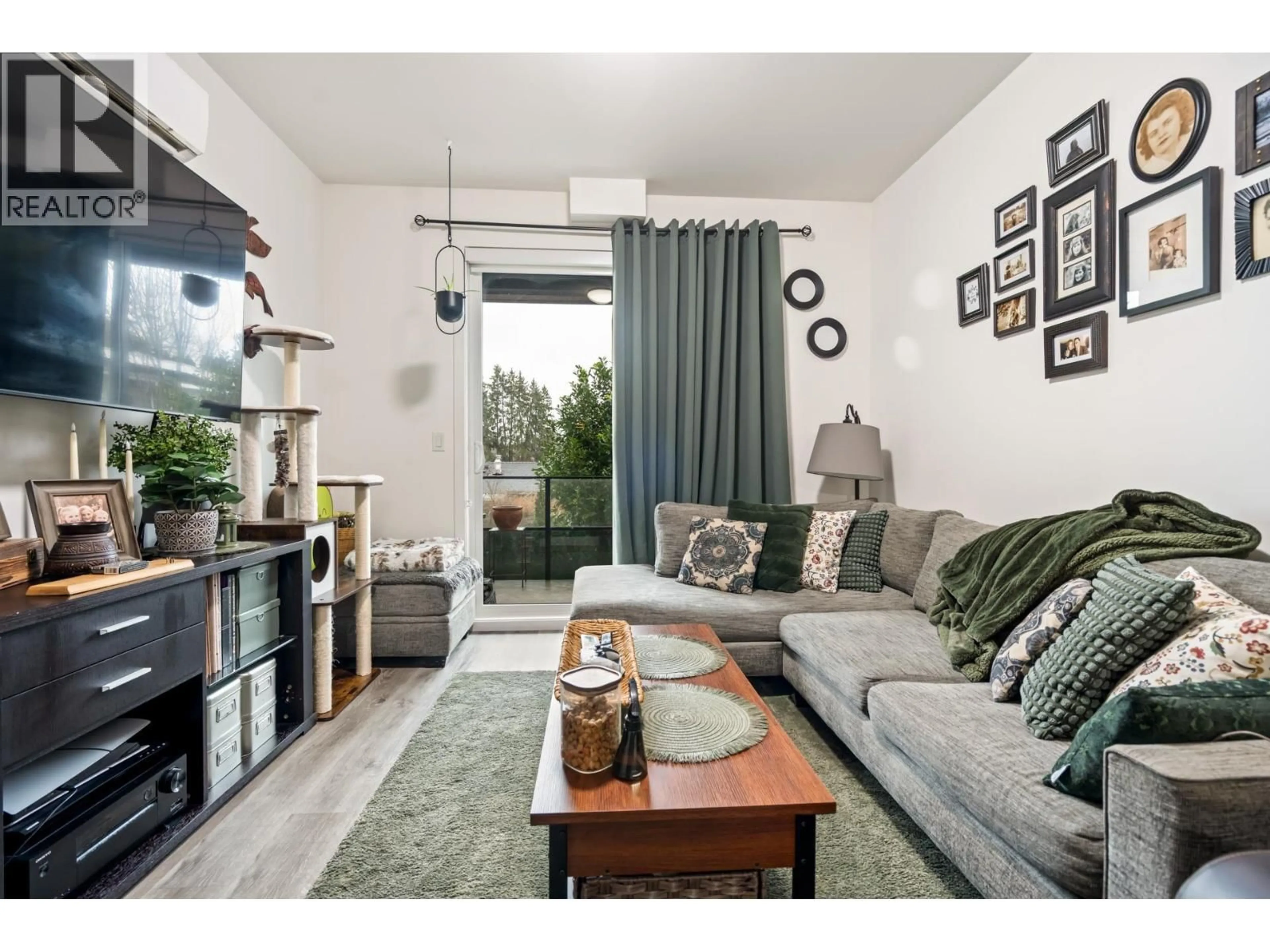 Living room with furniture, unknown for 204 - 12320 222 STREET, Maple Ridge British Columbia V2X4K8