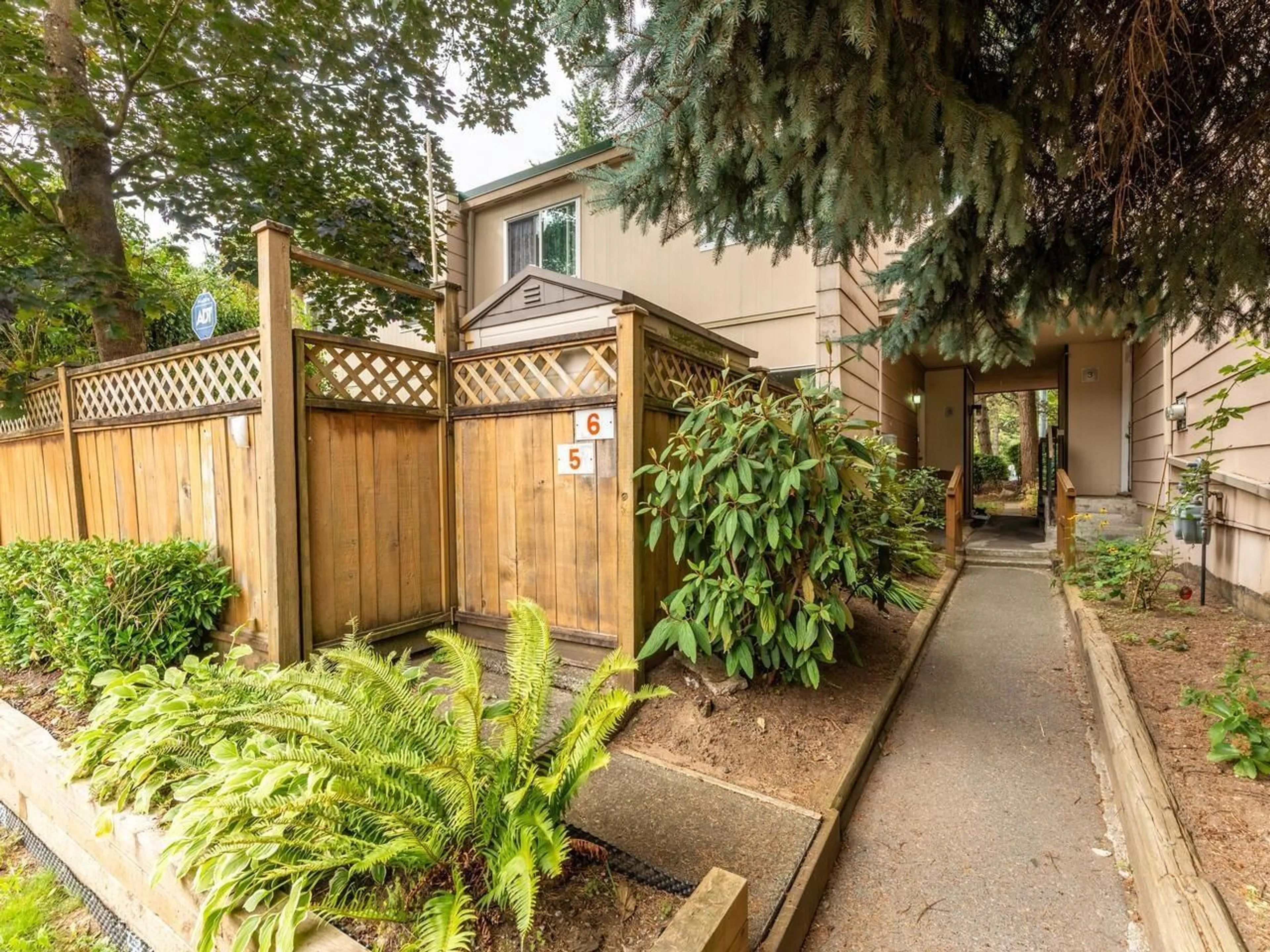 Patio, street for 5 - 10595 153 STREET, Surrey British Columbia V3R4H8