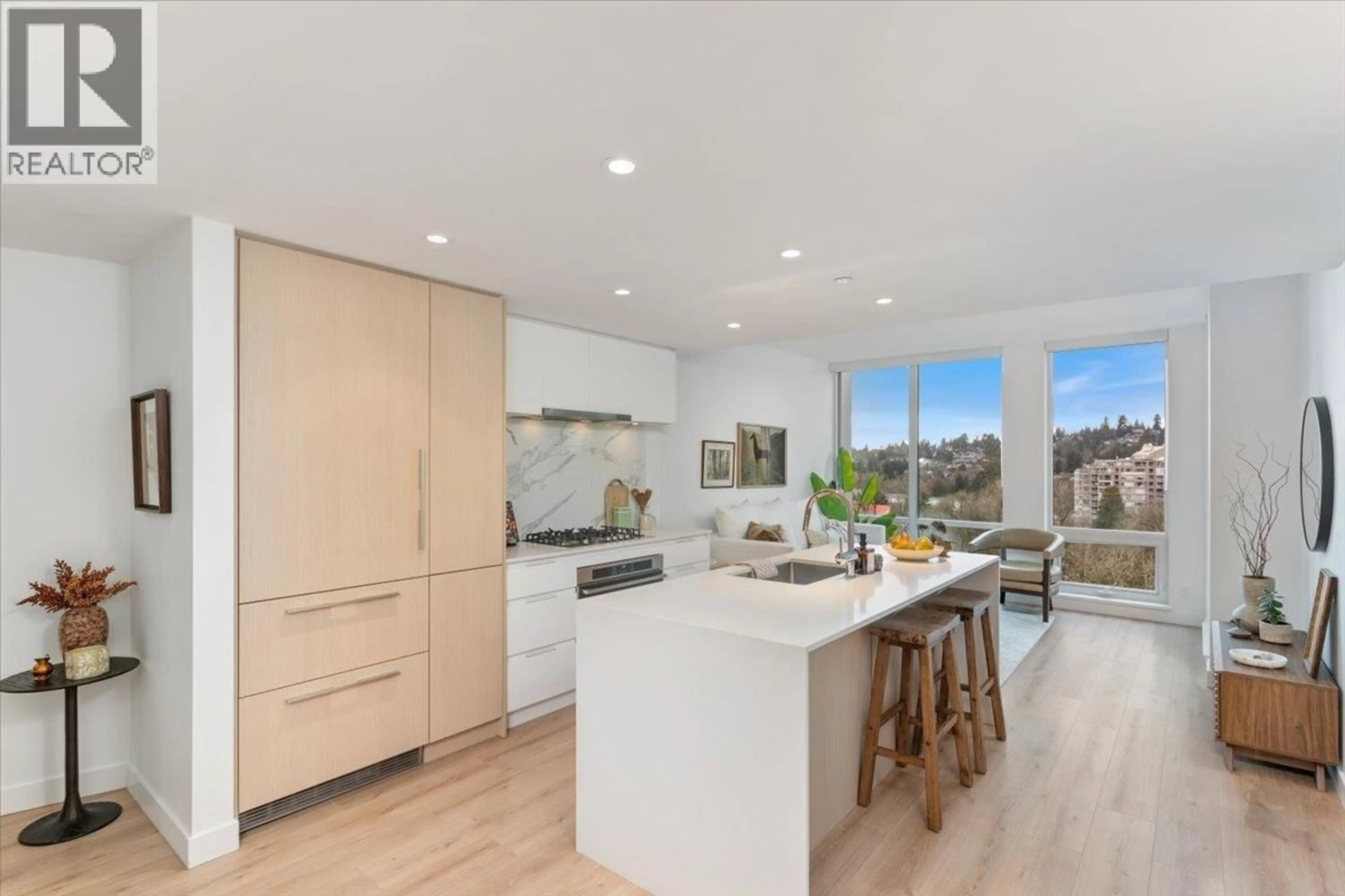 Open concept kitchen, unknown for 1509 - 1500 FERN STREET, North Vancouver British Columbia V7J0E6