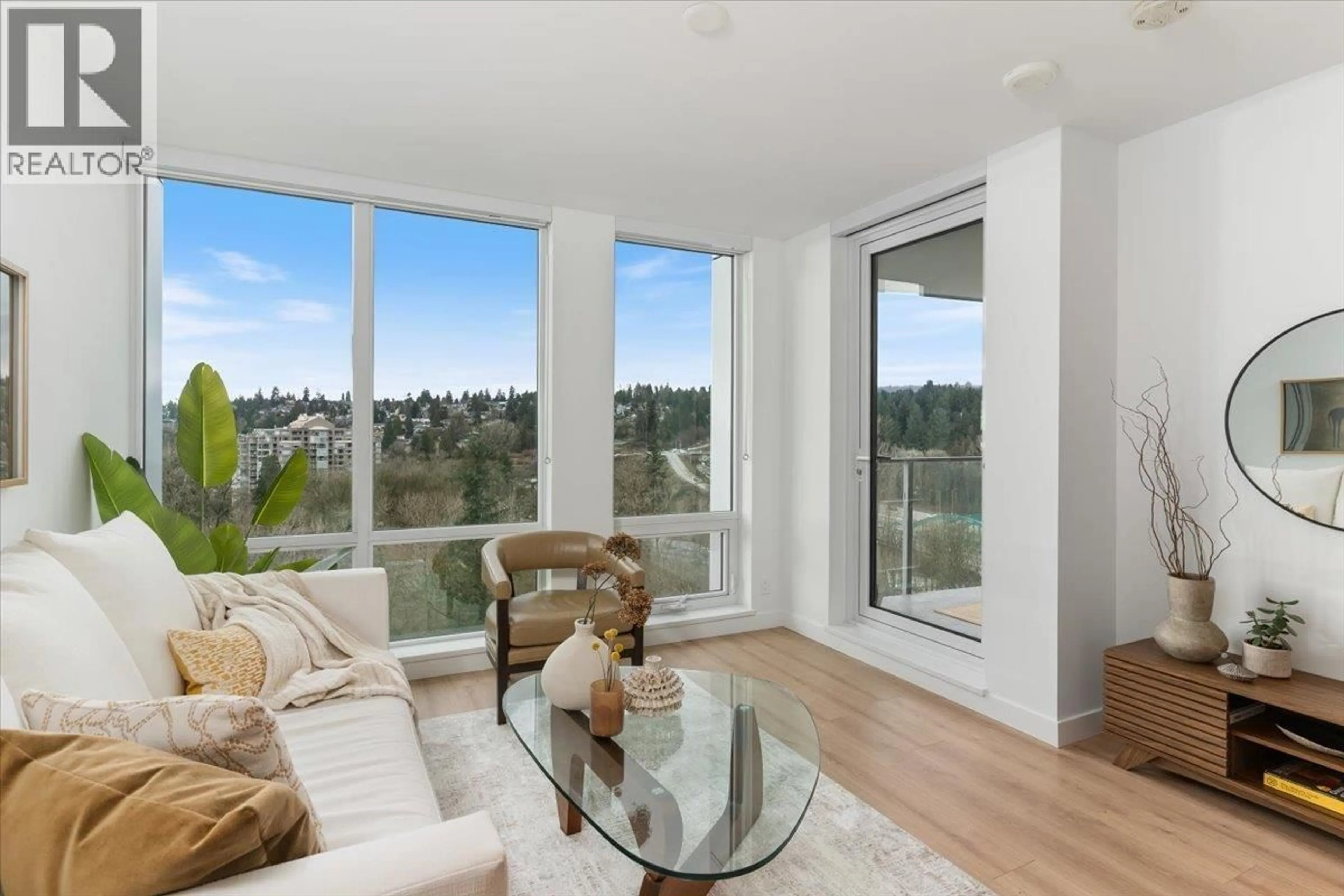 Living room with furniture, unknown for 1509 - 1500 FERN STREET, North Vancouver British Columbia V7J0E6