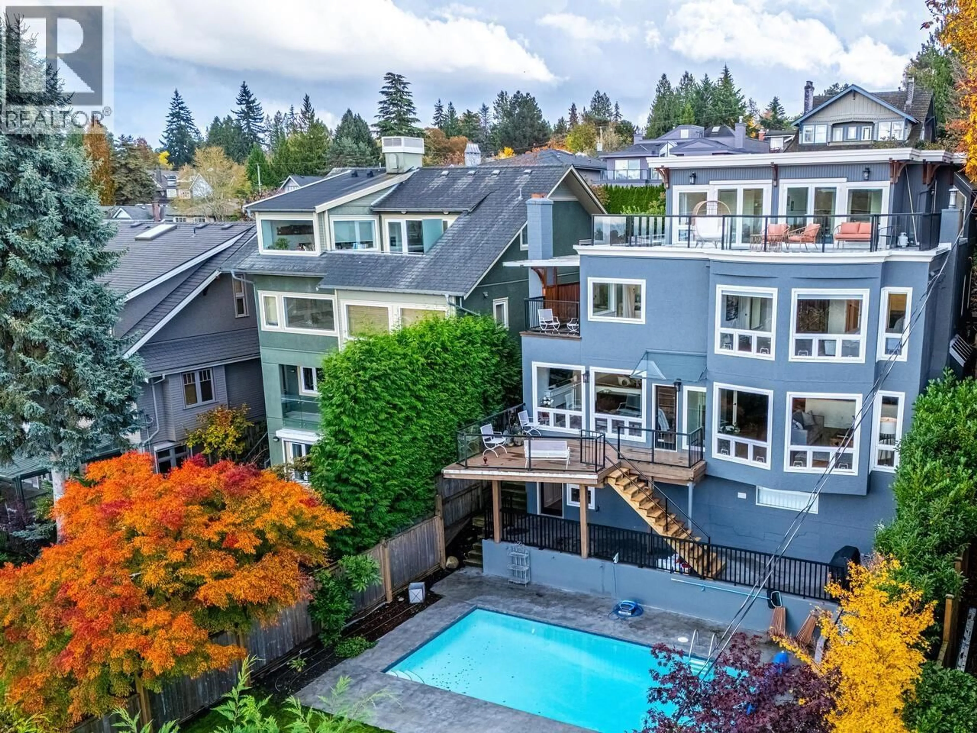 A pic from outside/outdoor area/front of a property/back of a property/a pic from drone, unknown for 1987 35TH AVENUE, Vancouver British Columbia V6M1H8