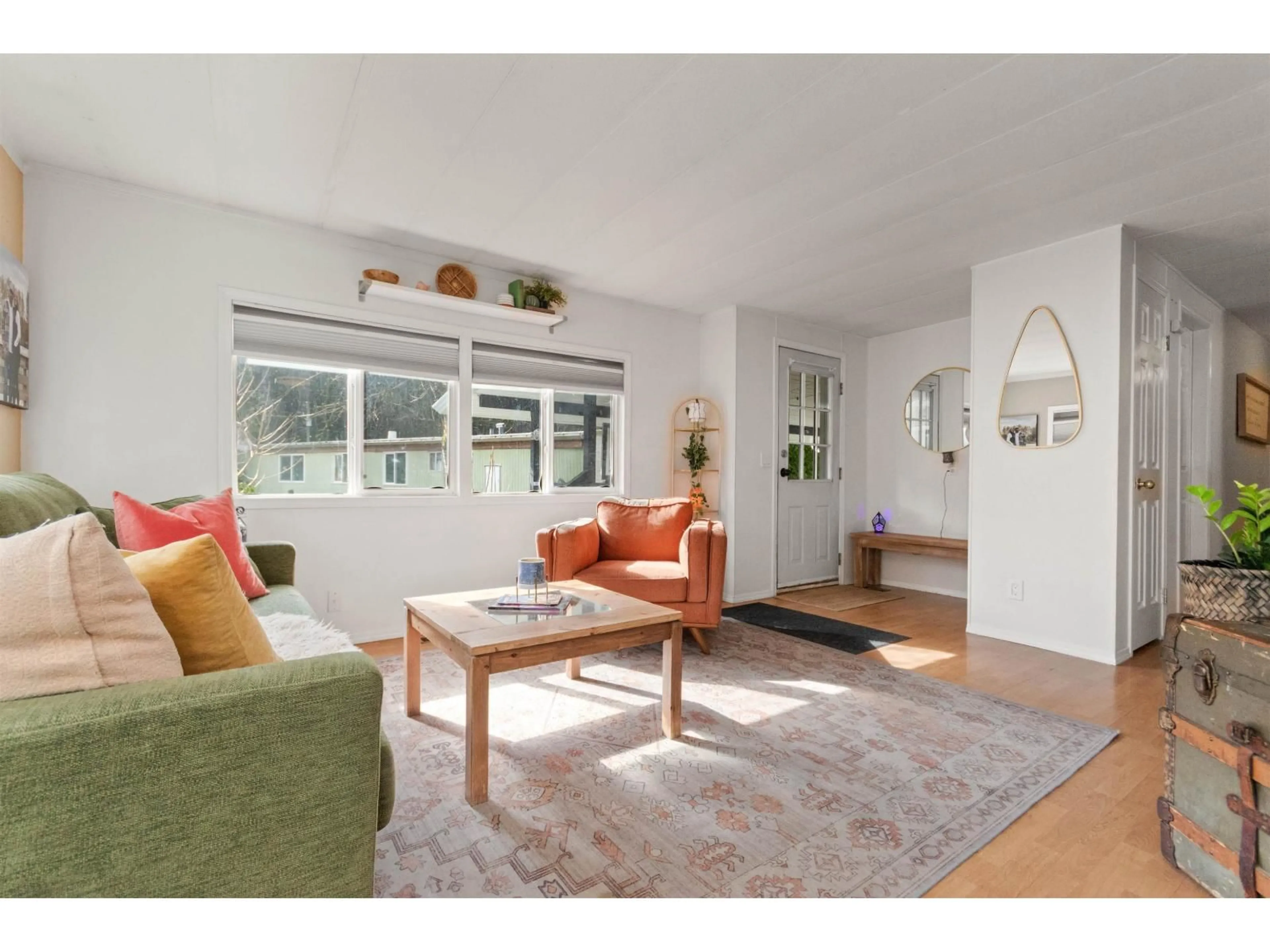 Living room with furniture, unknown for 69 - 3942 COLUMBIA VALLEY HWY, Cultus Lake British Columbia V2R5B3