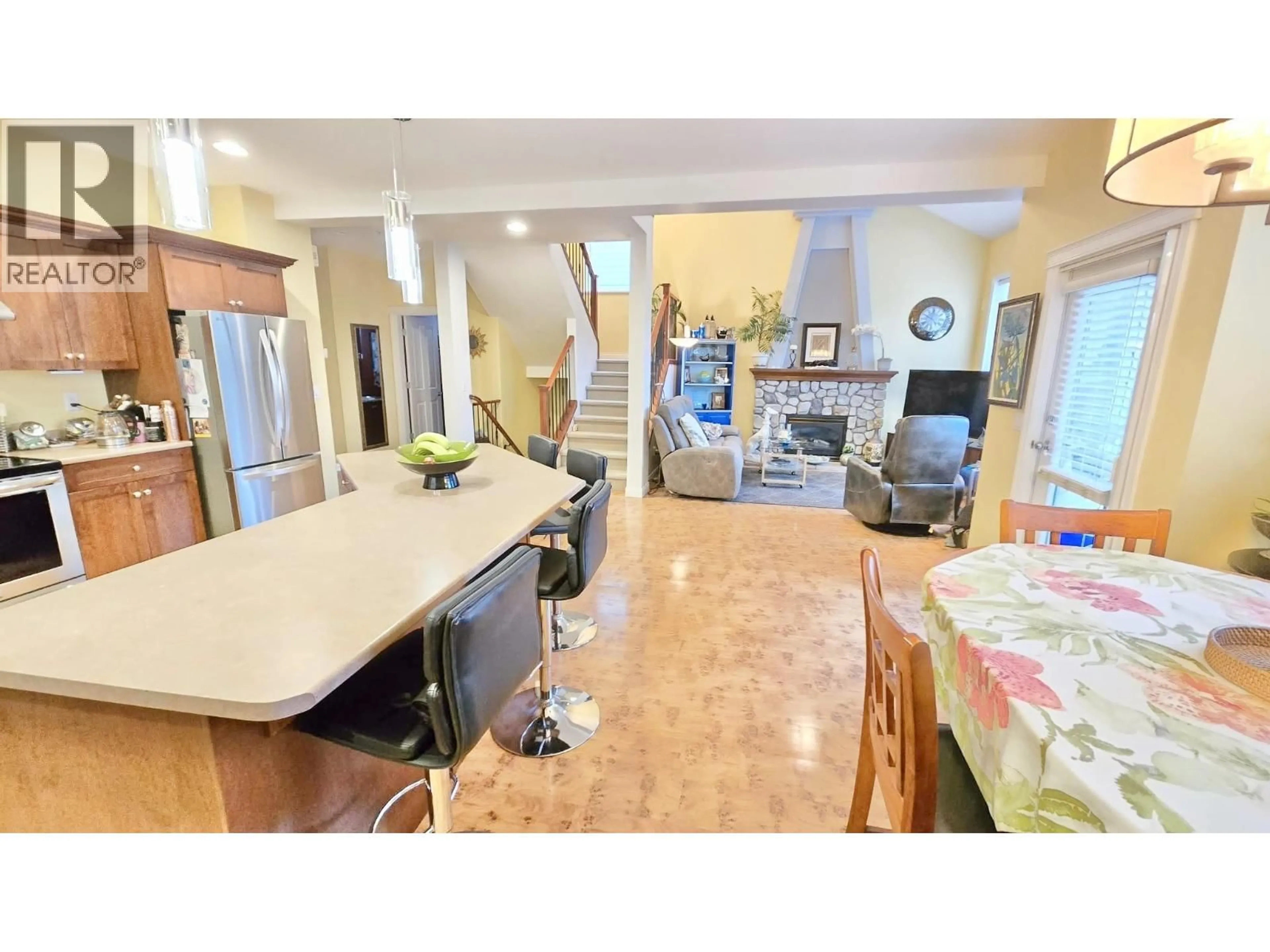 Open concept kitchen, ceramic/tile floor for 116 - 21868 LOUGHEED HIGHWAY, Maple Ridge British Columbia V2X2S4