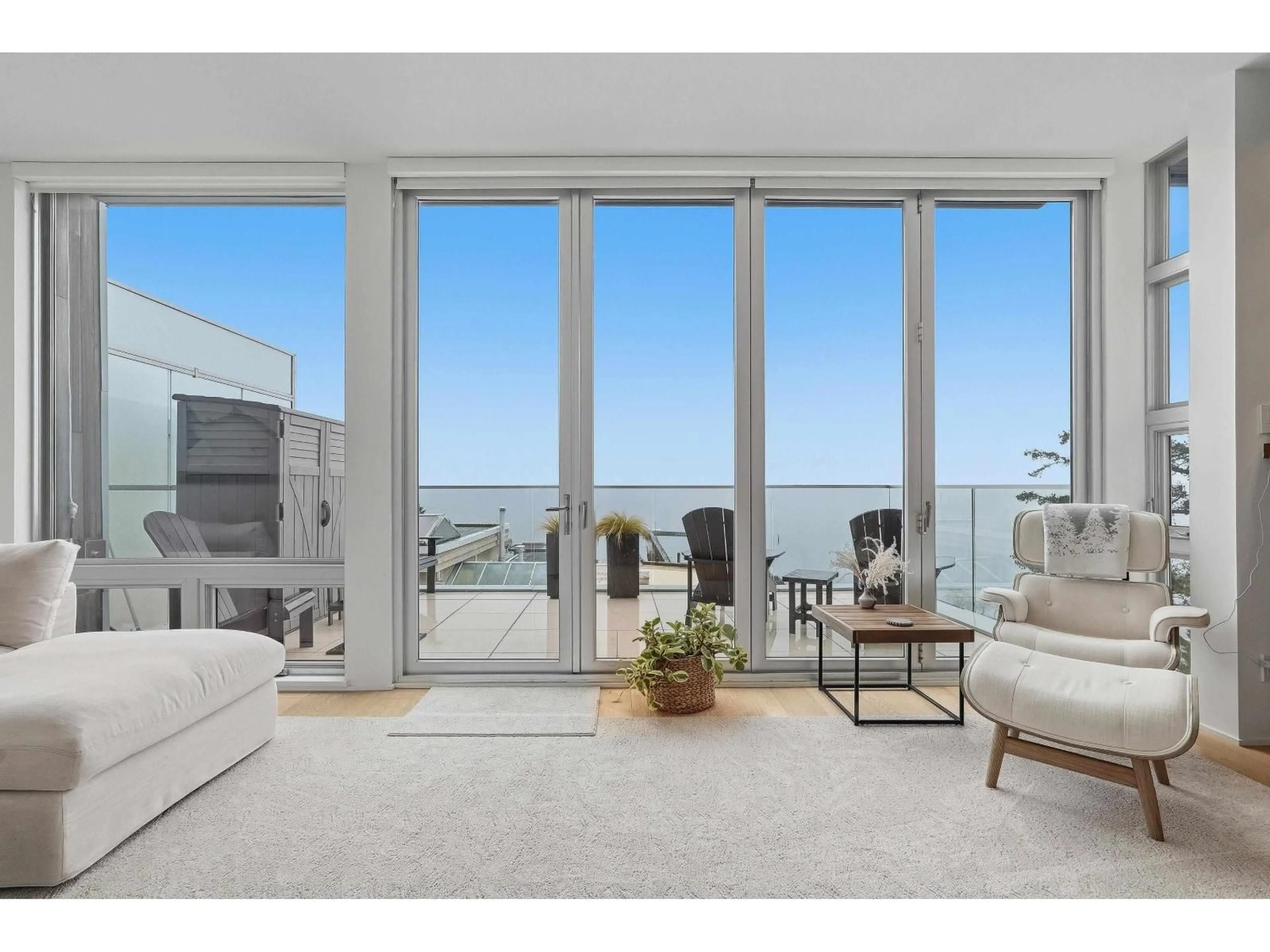 Unknown for 15046 BUENA VISTA AVENUE, White Rock British Columbia V4B1X9