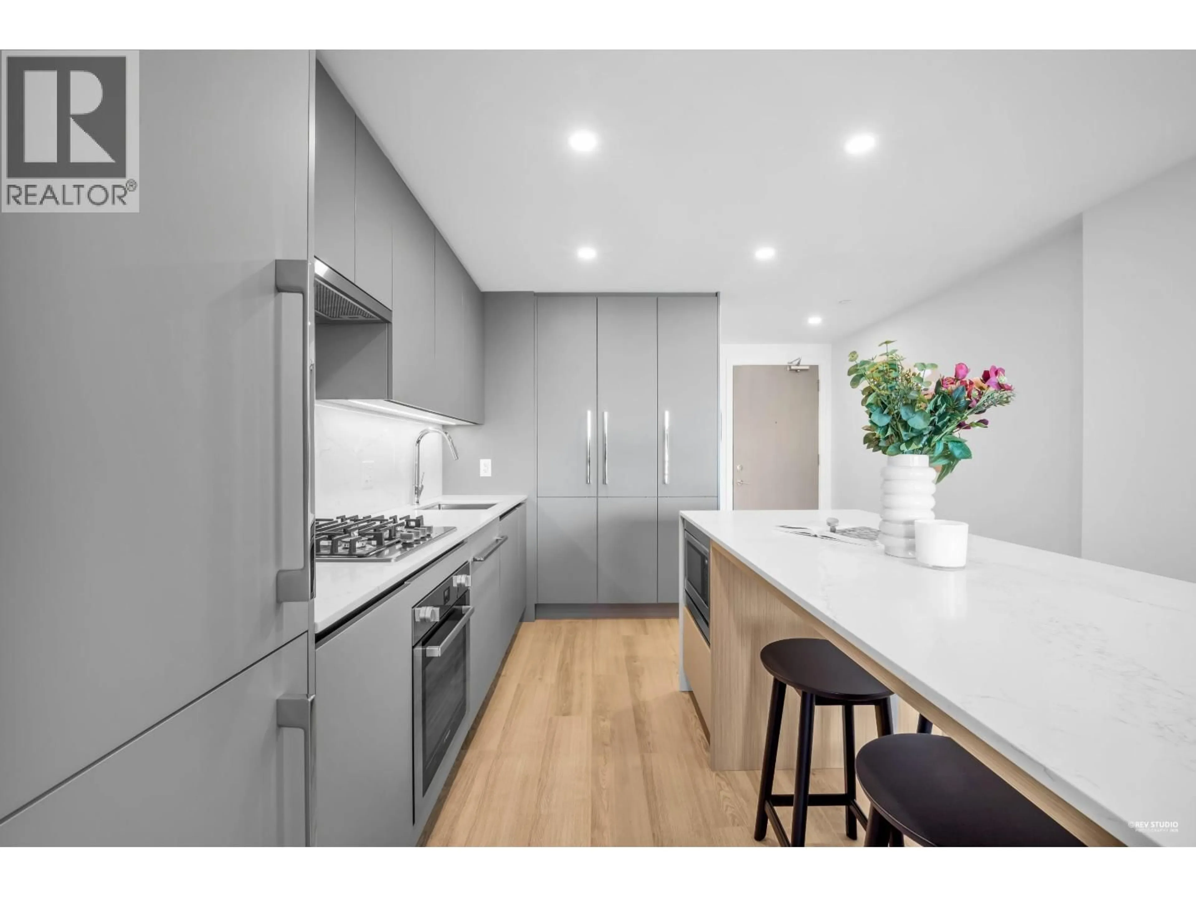 Unknown for 1301 - 5593 NO. 3 ROAD, Richmond British Columbia V6X0X6