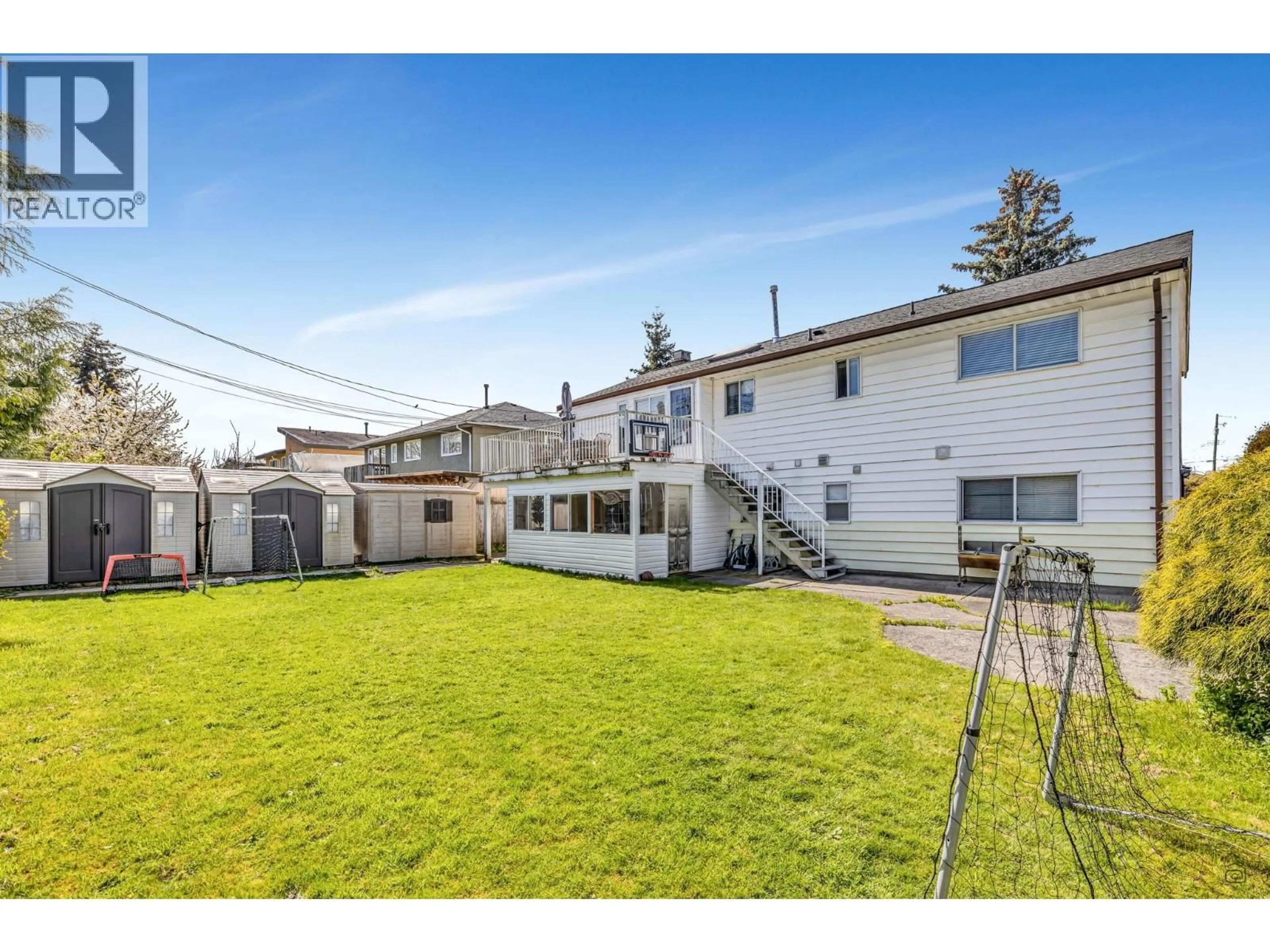 A pic from outside/outdoor area/front of a property/back of a property/a pic from drone, street for 10580 SEAHAM CRESCENT, Richmond British Columbia V7A3Y7