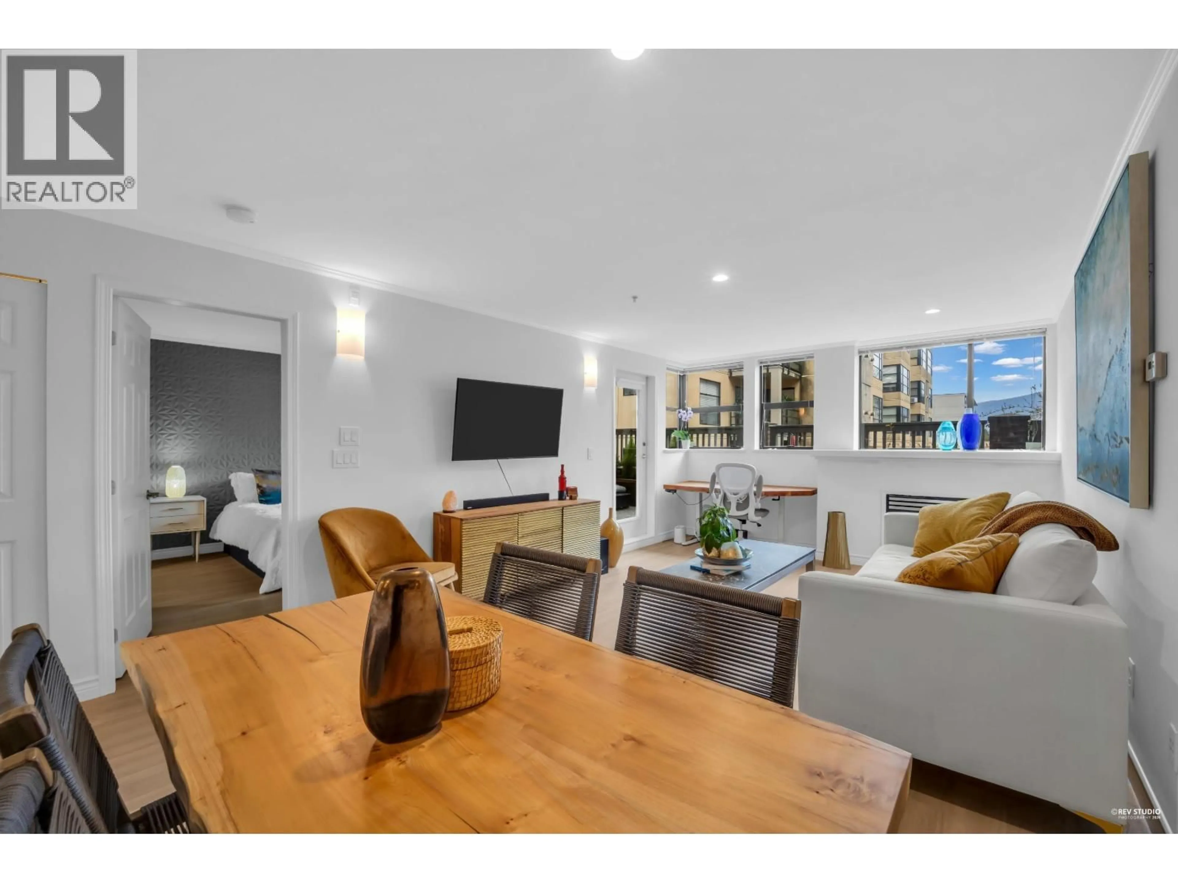 Unknown for 207 - 305 LONSDALE AVENUE, North Vancouver British Columbia V7M2G3