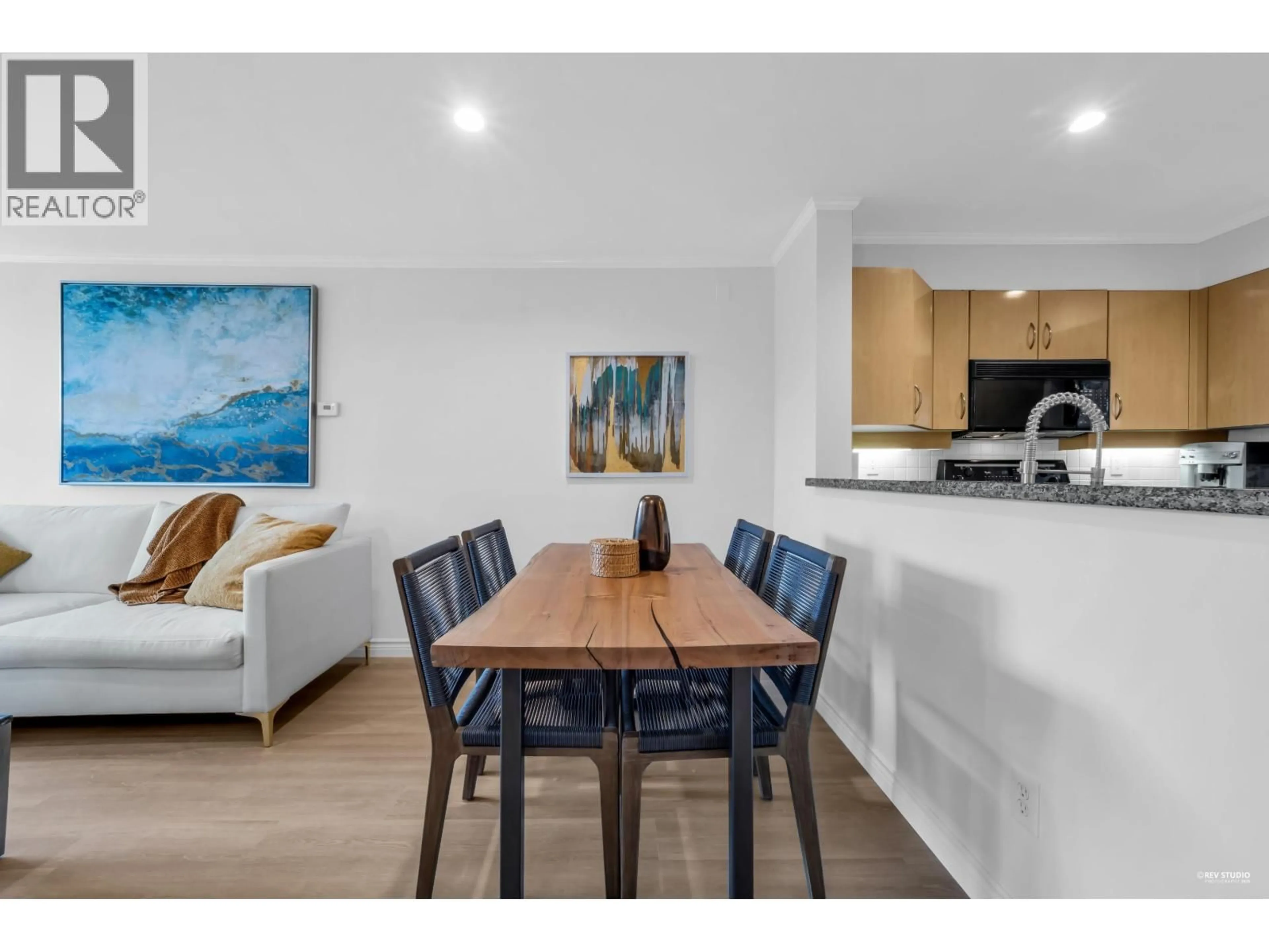 Unknown for 207 - 305 LONSDALE AVENUE, North Vancouver British Columbia V7M2G3