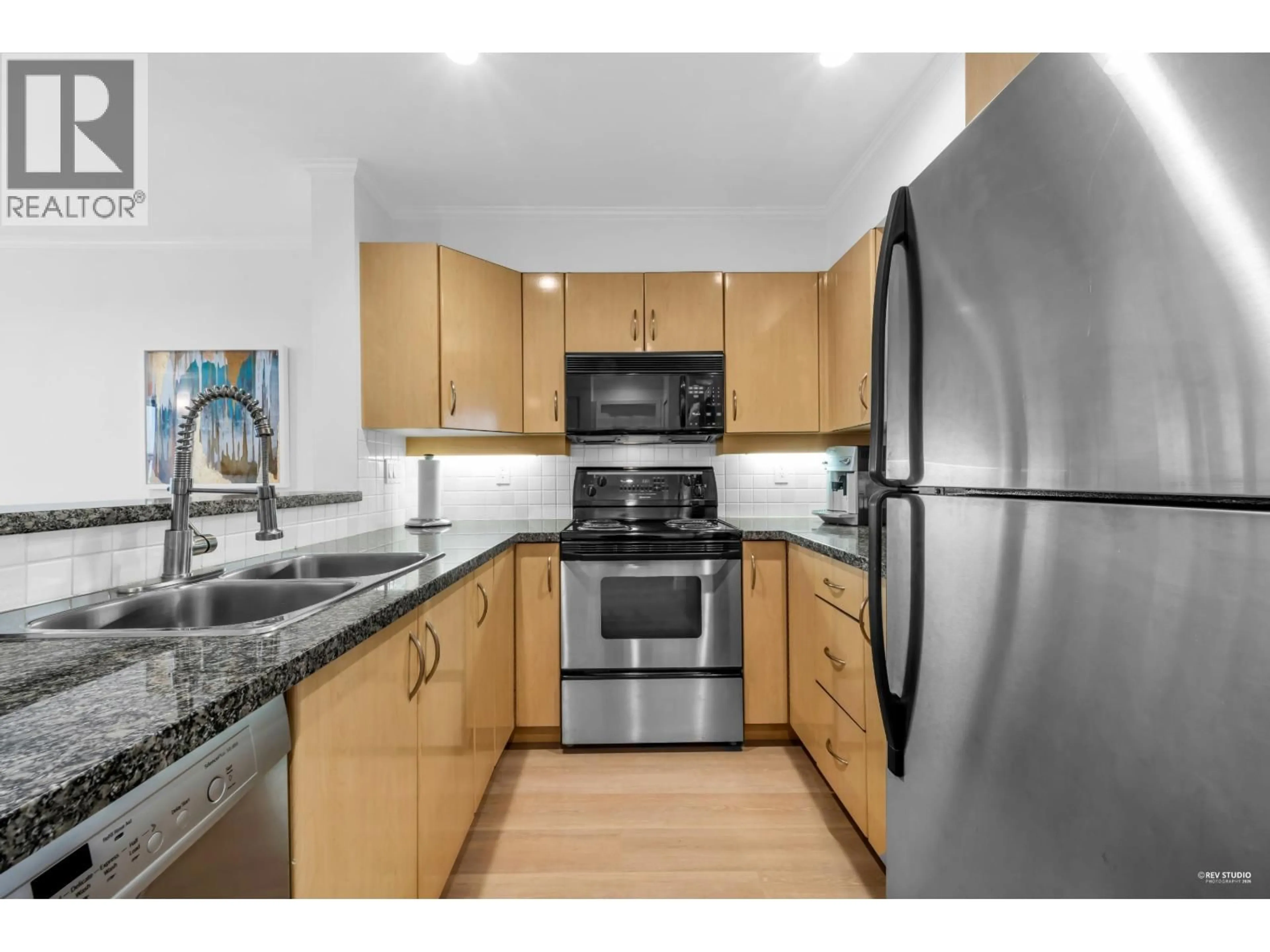 Standard kitchen, unknown for 207 - 305 LONSDALE AVENUE, North Vancouver British Columbia V7M2G3