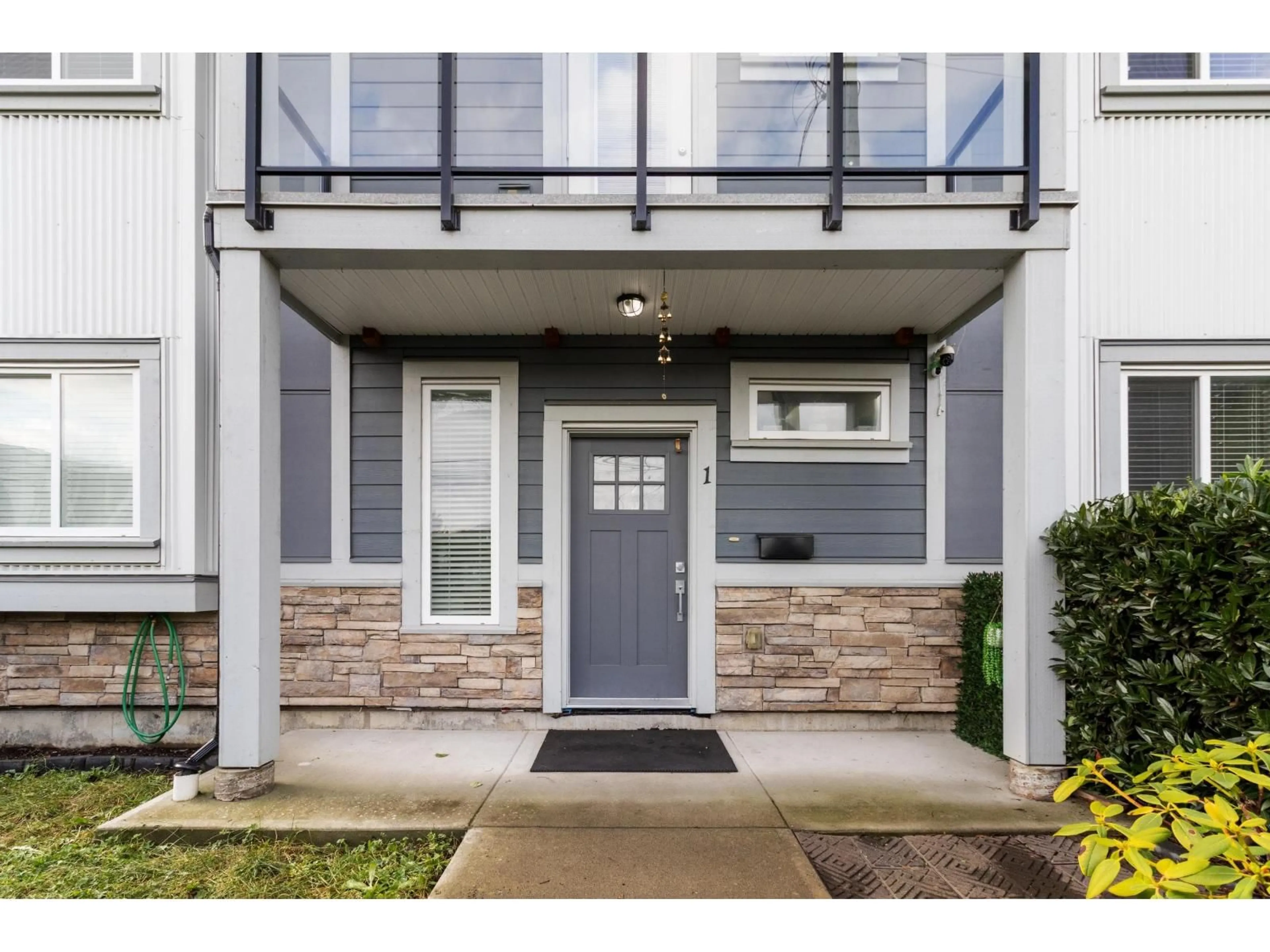 Indoor entryway for 1 - 46387 MARGARET AVENUE, Chilliwack British Columbia V2P2G8