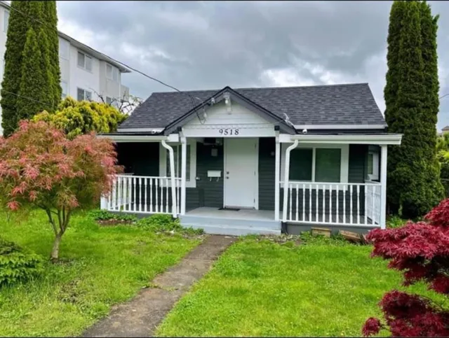 9518 ROBSON STREET, Chilliwack 2