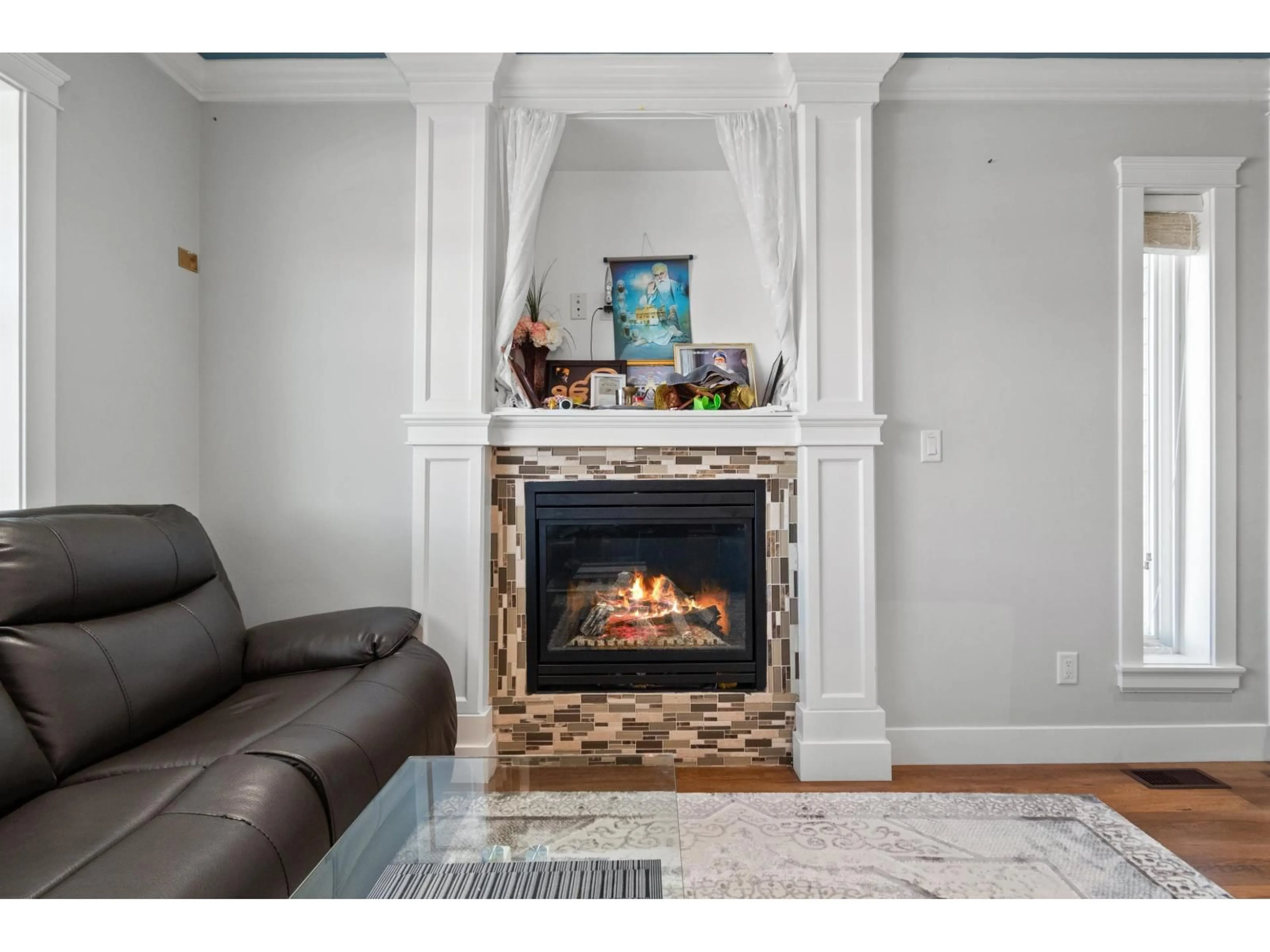 Living room with furniture, unknown for 33008 EGGLESTONE AVENUE, Mission British Columbia V2V7R7