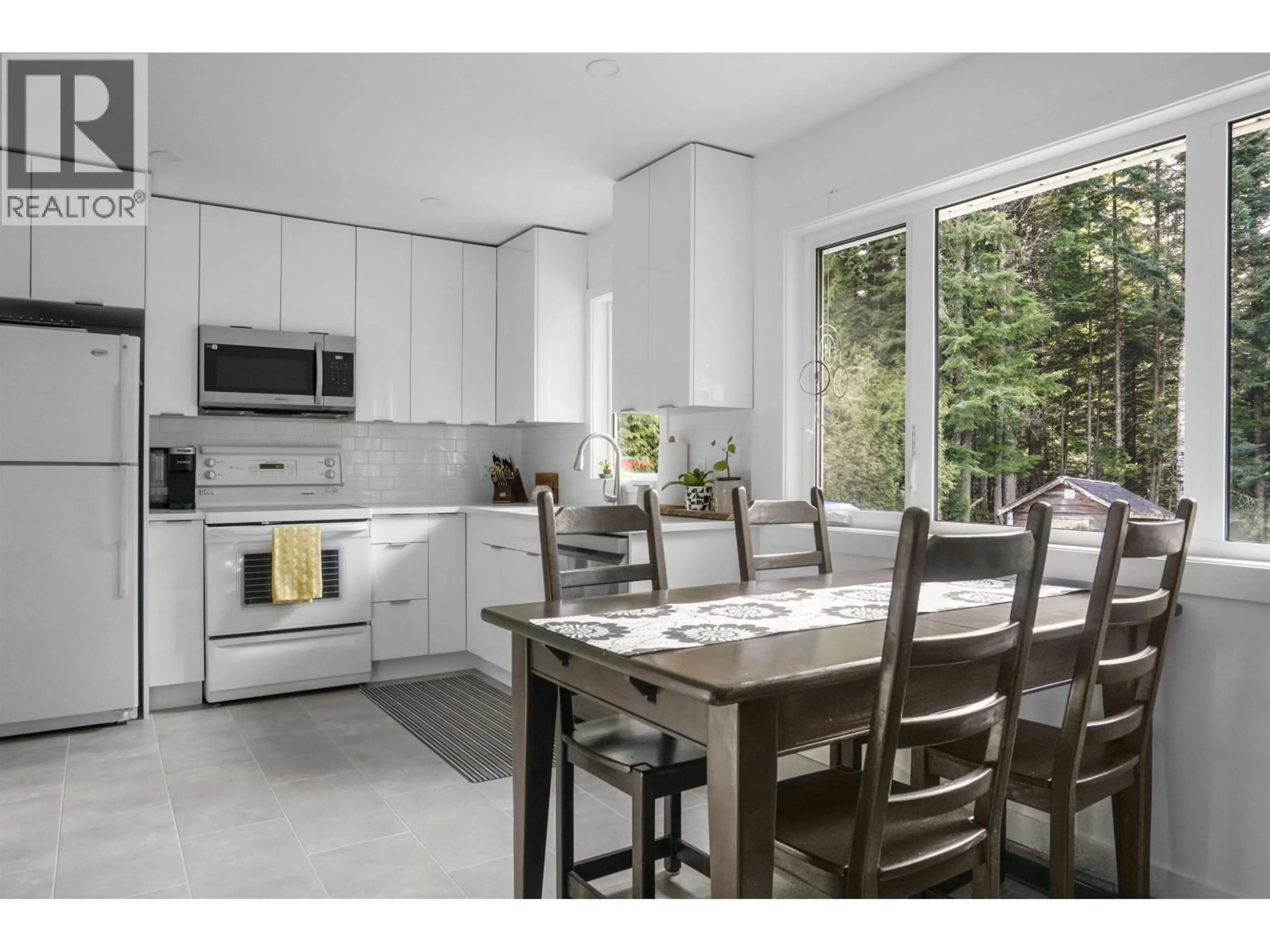 Open concept kitchen, unknown for 1303 TWEEDSMUIR AVENUE, Kitimat British Columbia V8C1C2
