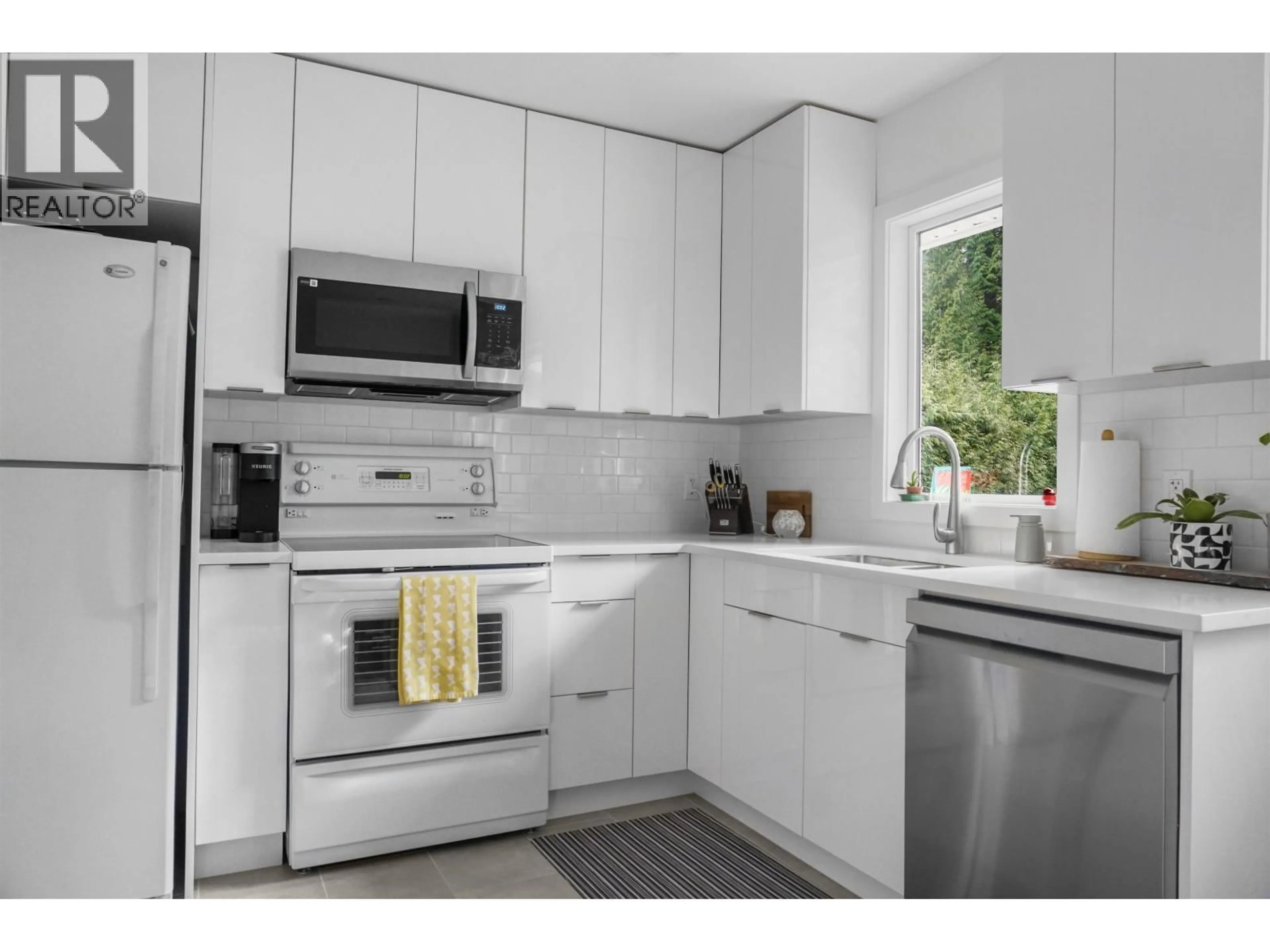 Standard kitchen, unknown for 1303 TWEEDSMUIR AVENUE, Kitimat British Columbia V8C1C2