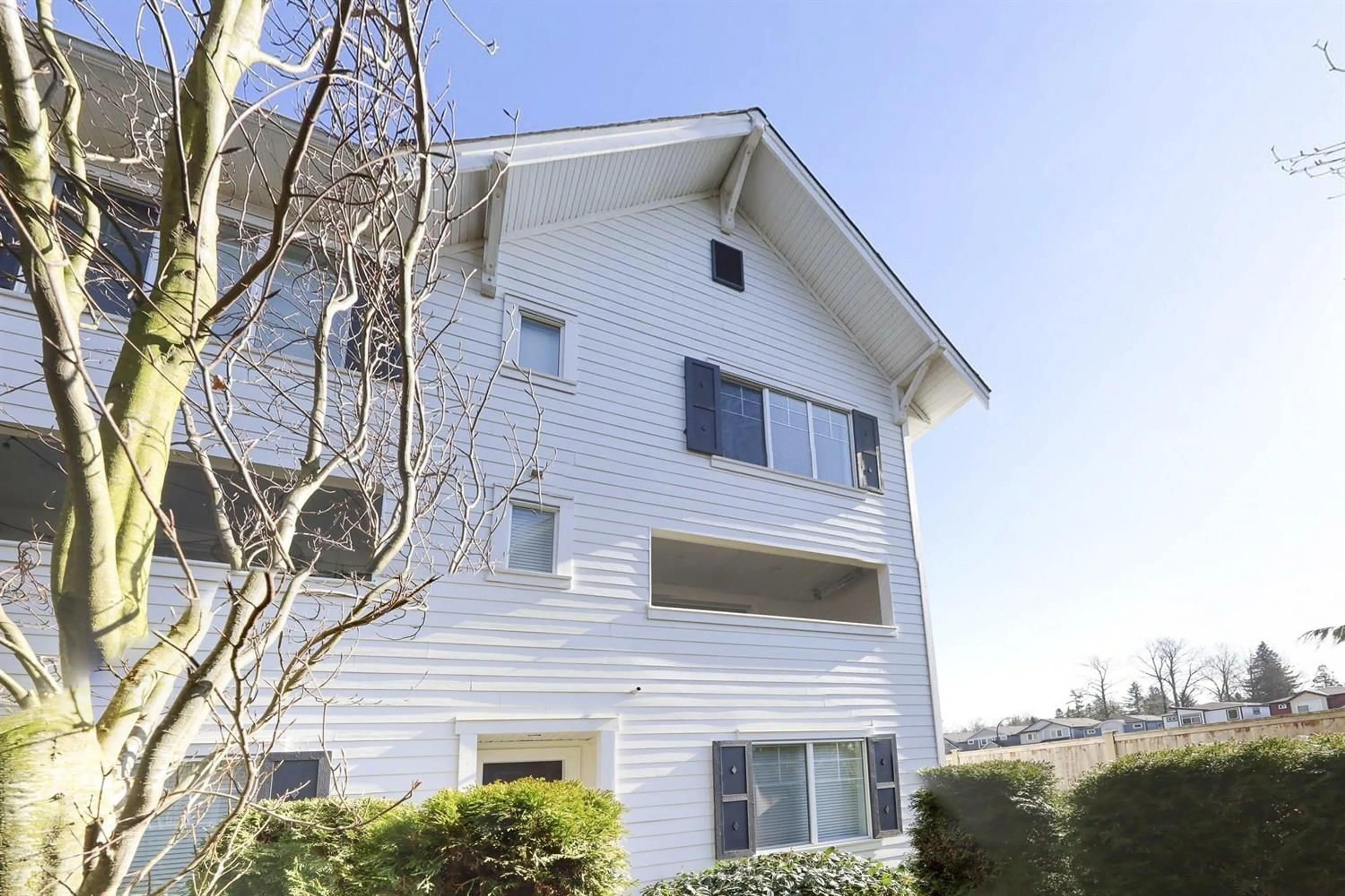 Home with vinyl exterior material, building for 69 - 158 171 STREET, Surrey British Columbia V3Z0X1