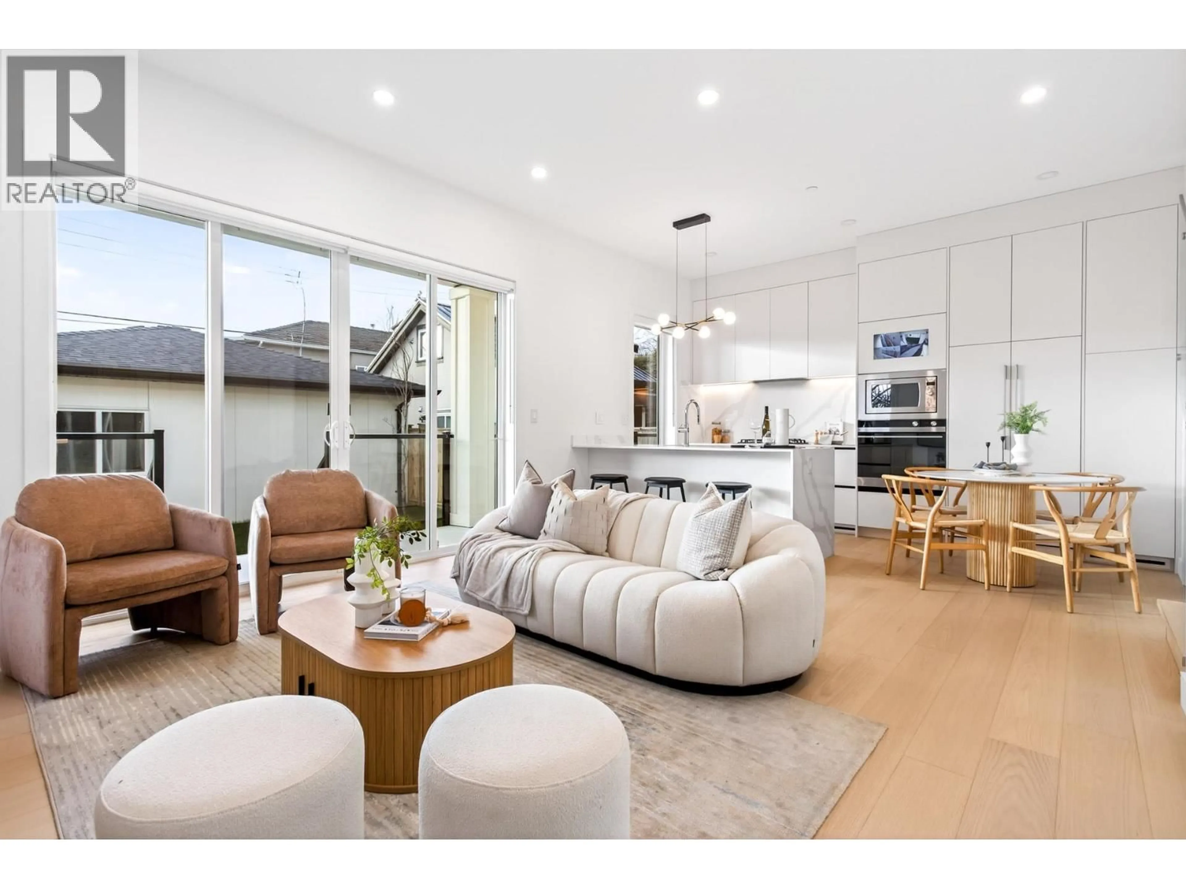 Living room with furniture, unknown for 2 - 6933 PRINCE EDWARD STREET, Vancouver British Columbia V5X3P2