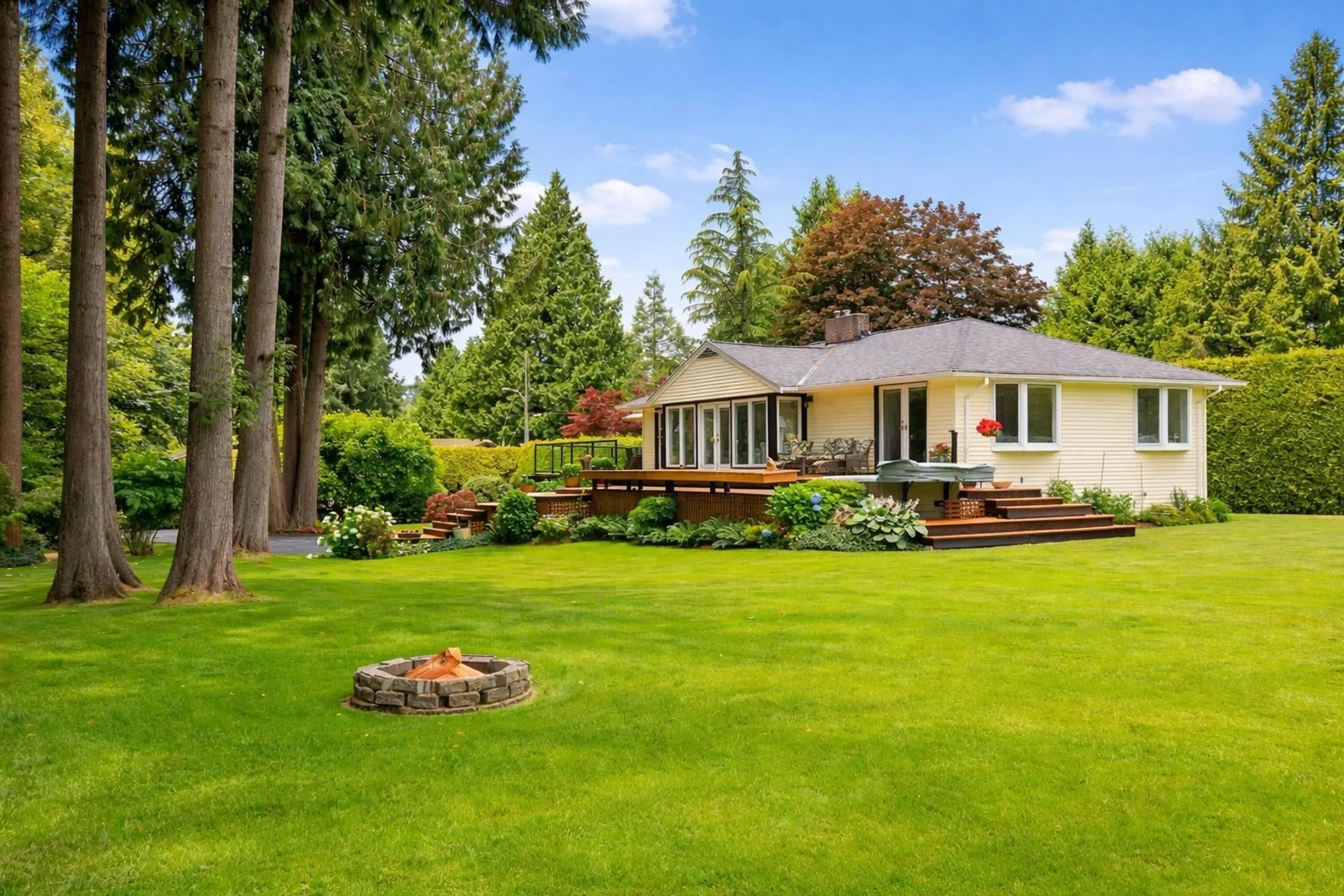 Home with vinyl exterior material, unknown for 7050 115 STREET, Delta British Columbia V4E1X6