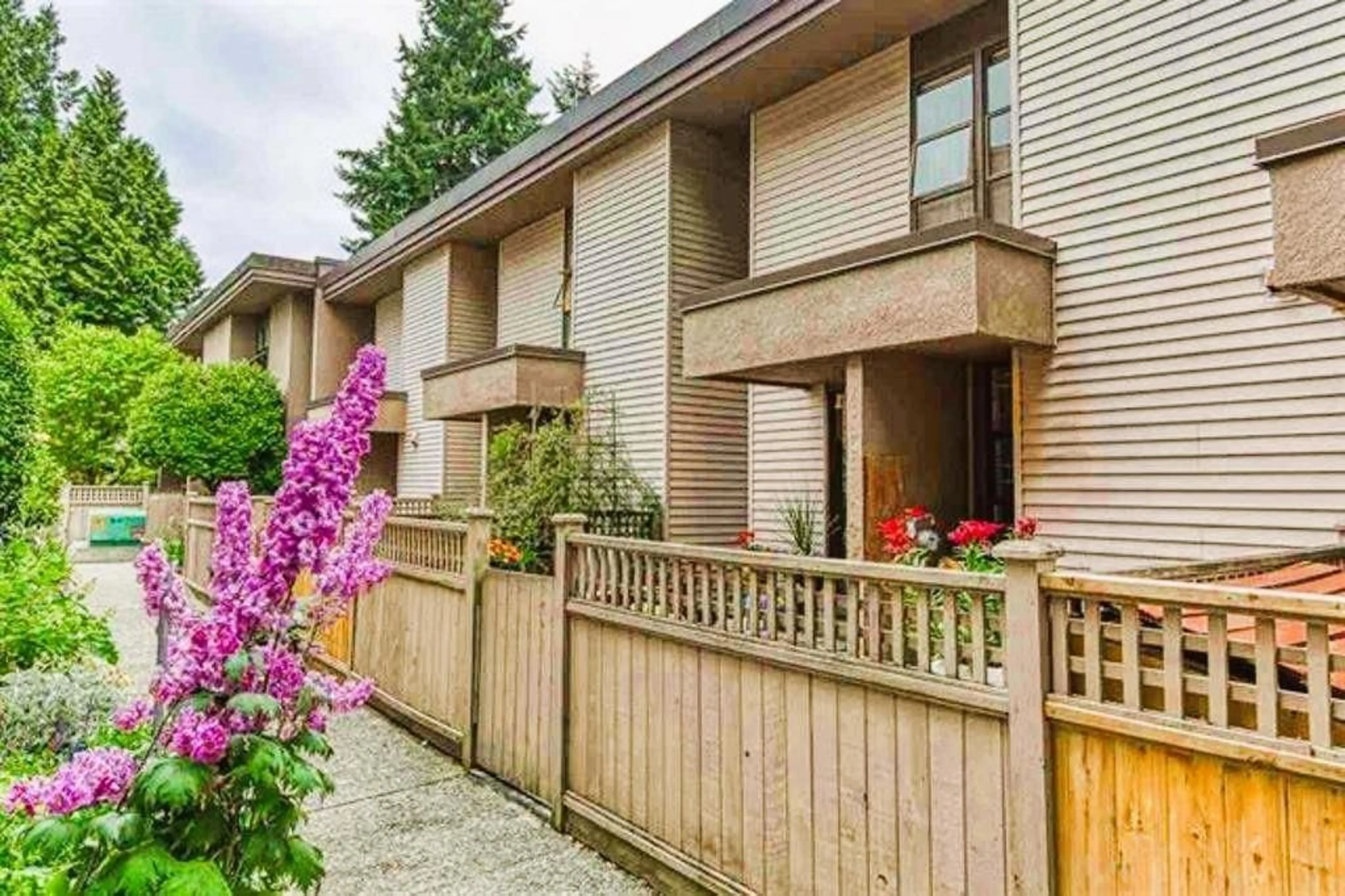Patio, unknown for 28 - 13785 102 AVENUE, Surrey British Columbia V3T1N9