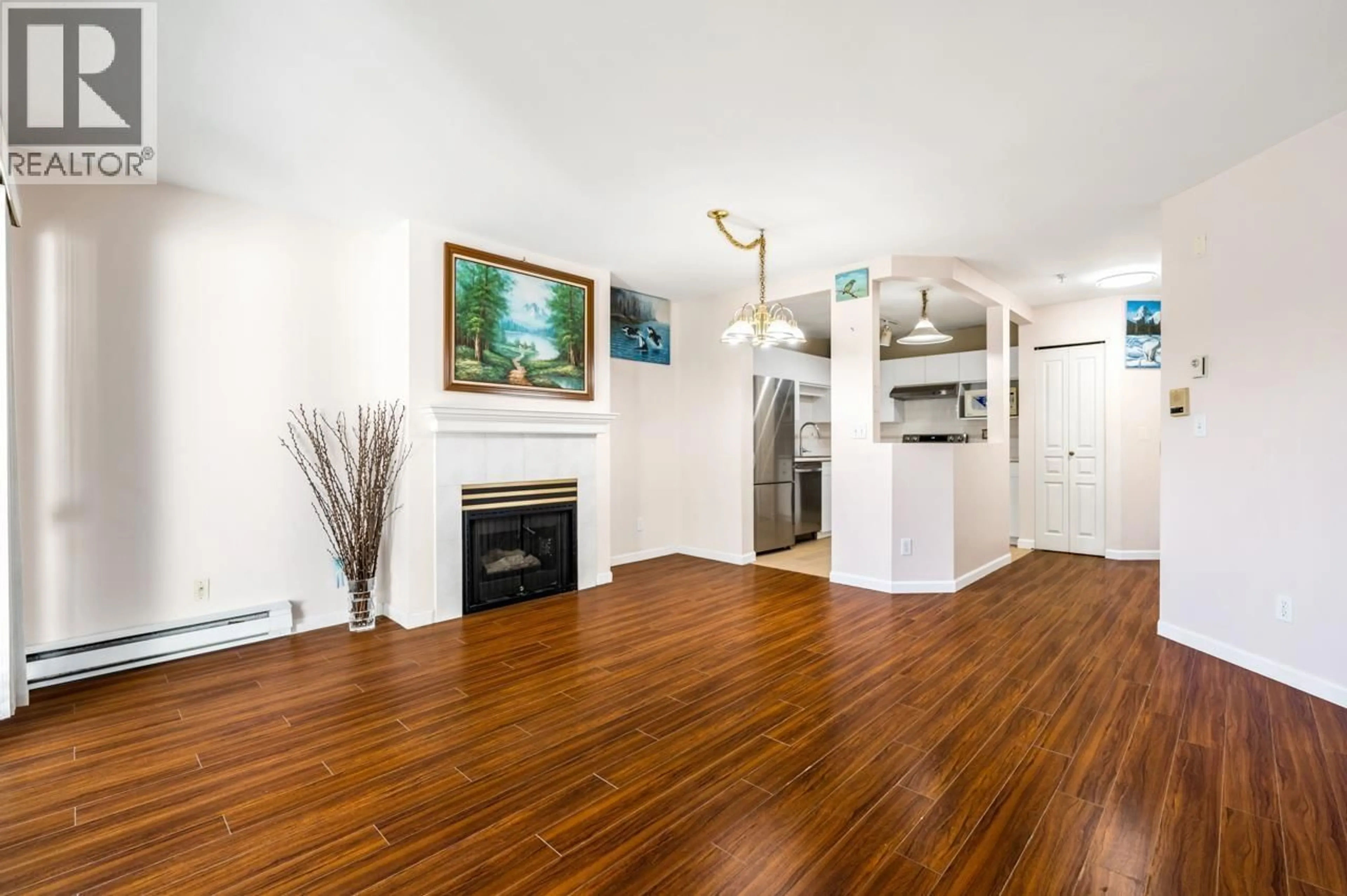 Unknown for 402 - 7139 18TH AVENUE, Burnaby British Columbia V3N4Z3