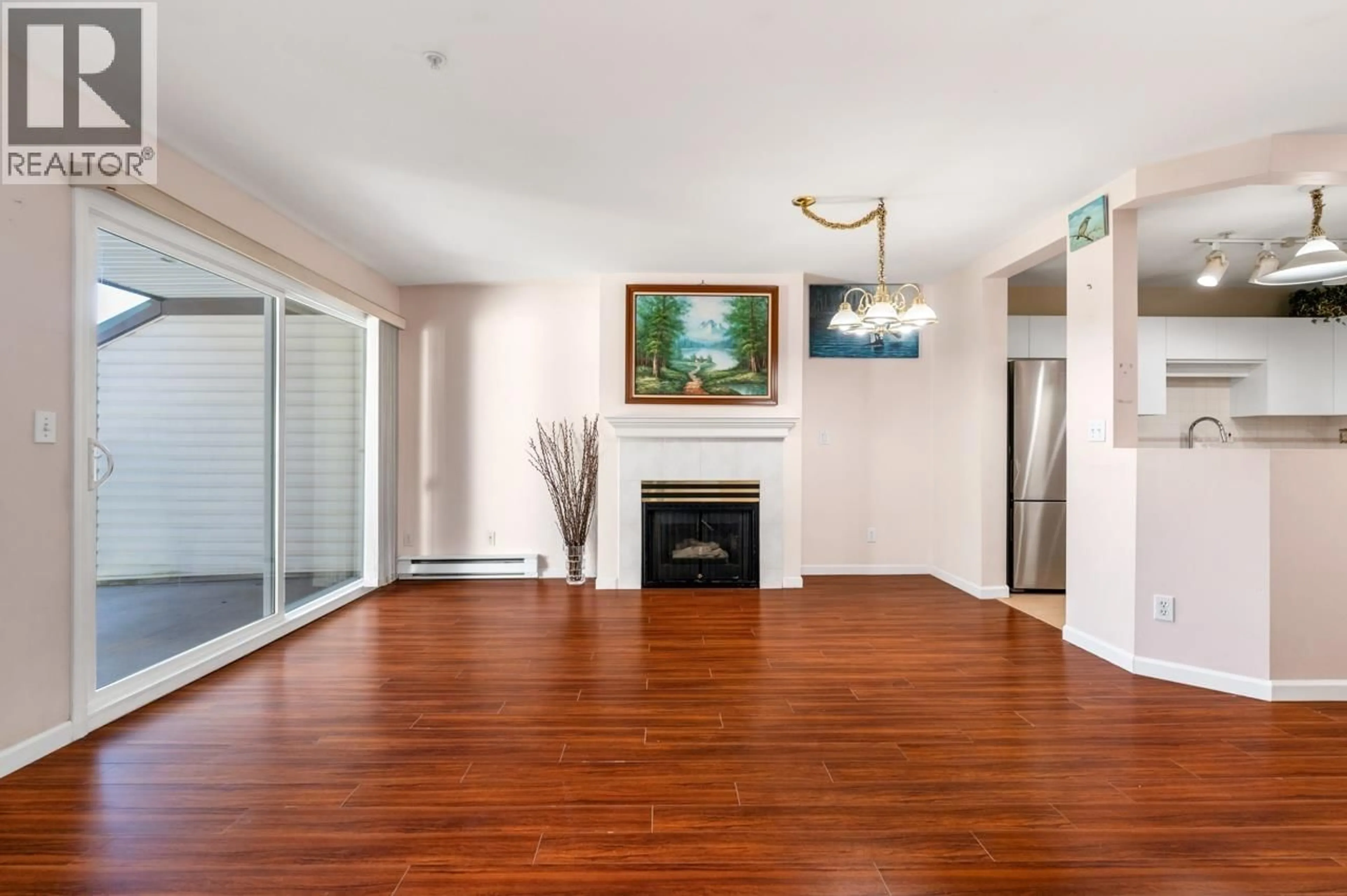 Unknown for 402 - 7139 18TH AVENUE, Burnaby British Columbia V3N4Z3