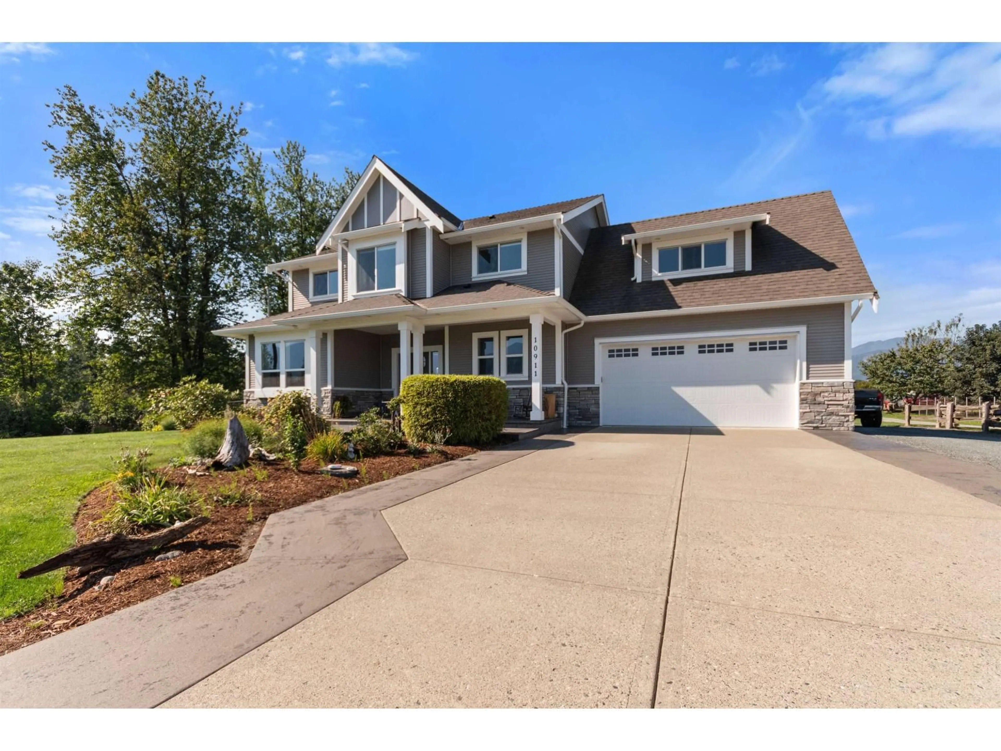 Home with vinyl exterior material, street for 10911 JESPERSON ROAD, Chilliwack British Columbia V2P6H5