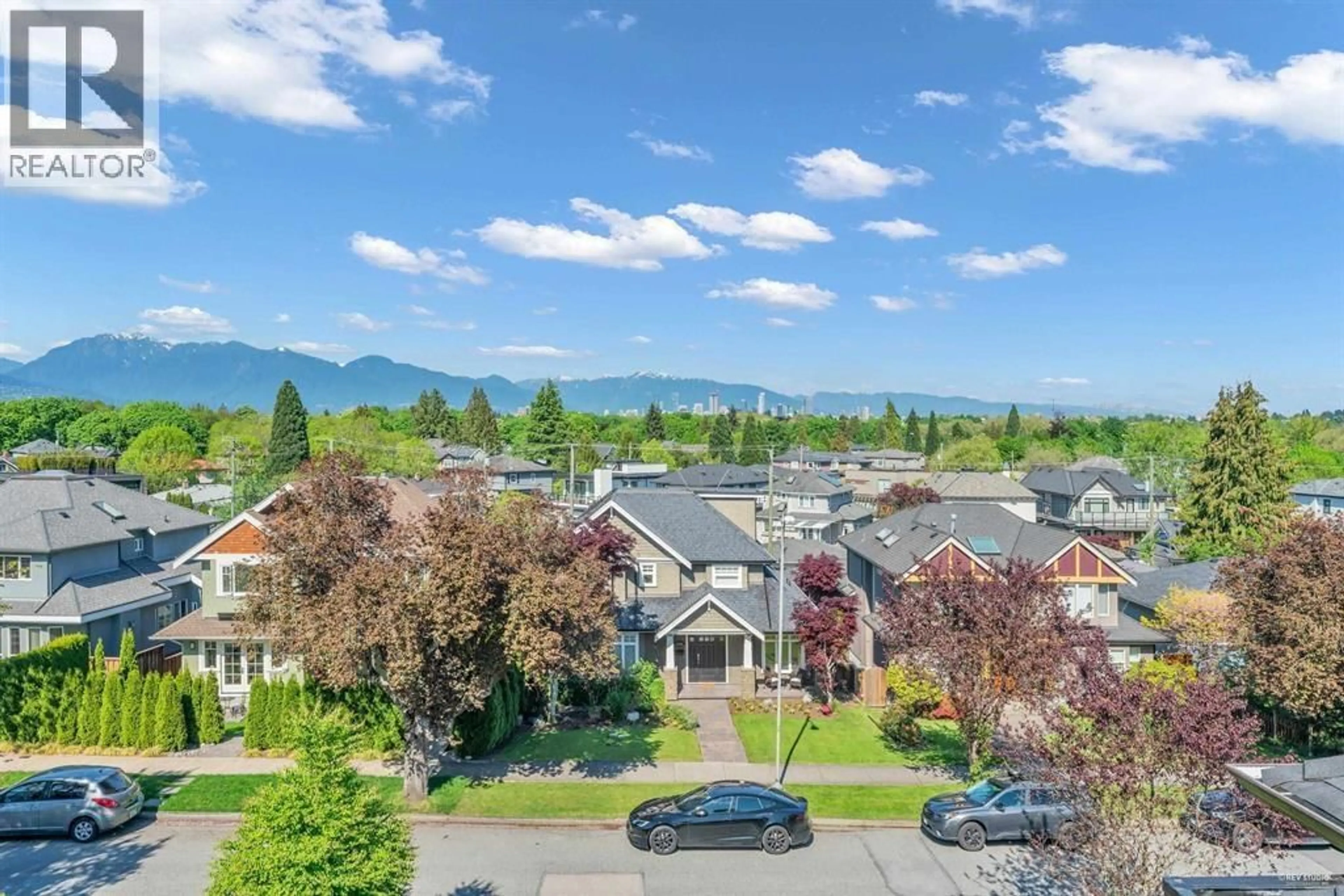 A pic from outside/outdoor area/front of a property/back of a property/a pic from drone, mountain view for 3369 PUGET DRIVE, Vancouver British Columbia V6L2T6