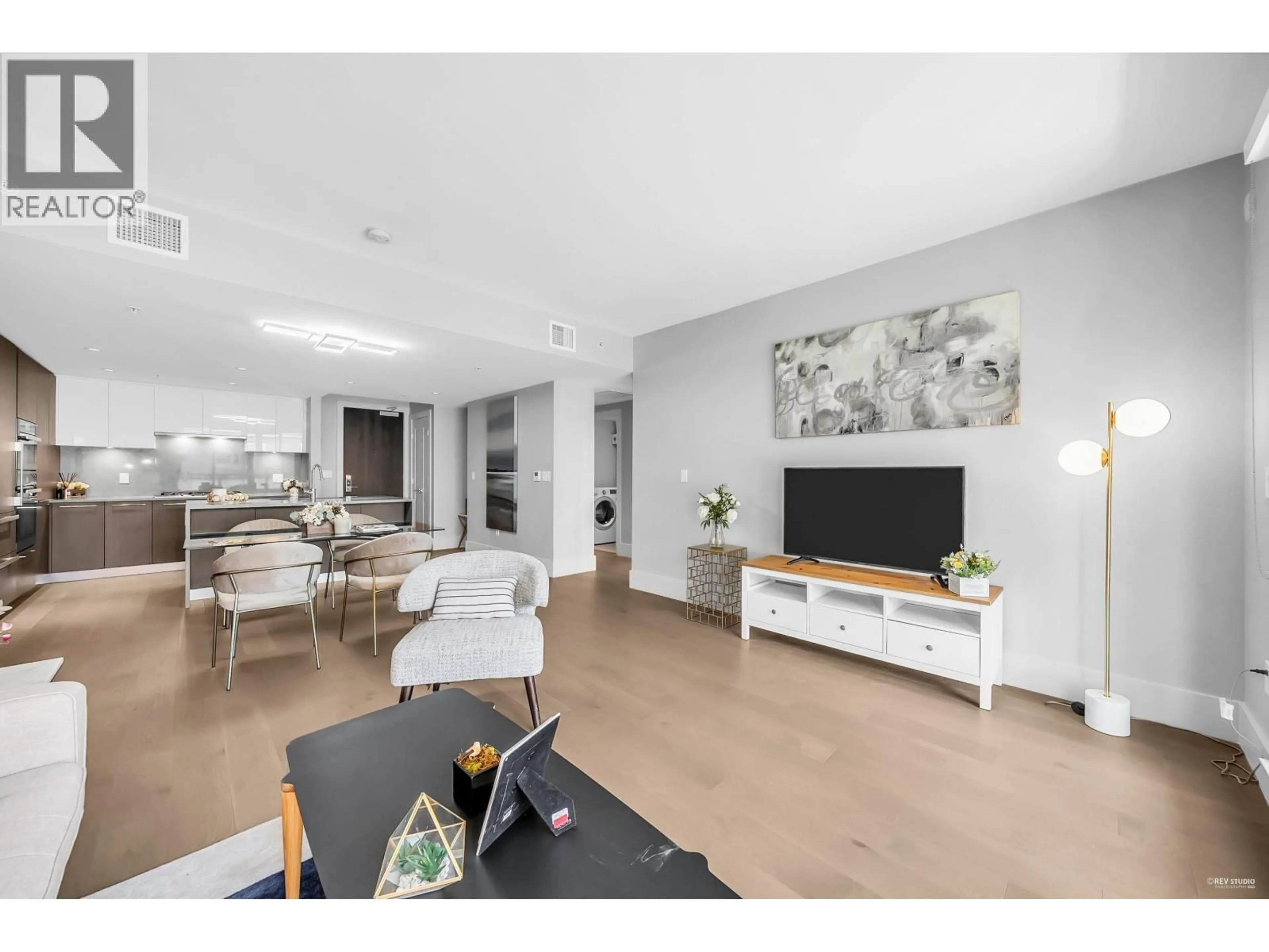 Living room with furniture, unknown for 204 - 2089 43RD AVENUE, Vancouver British Columbia V6M2C8