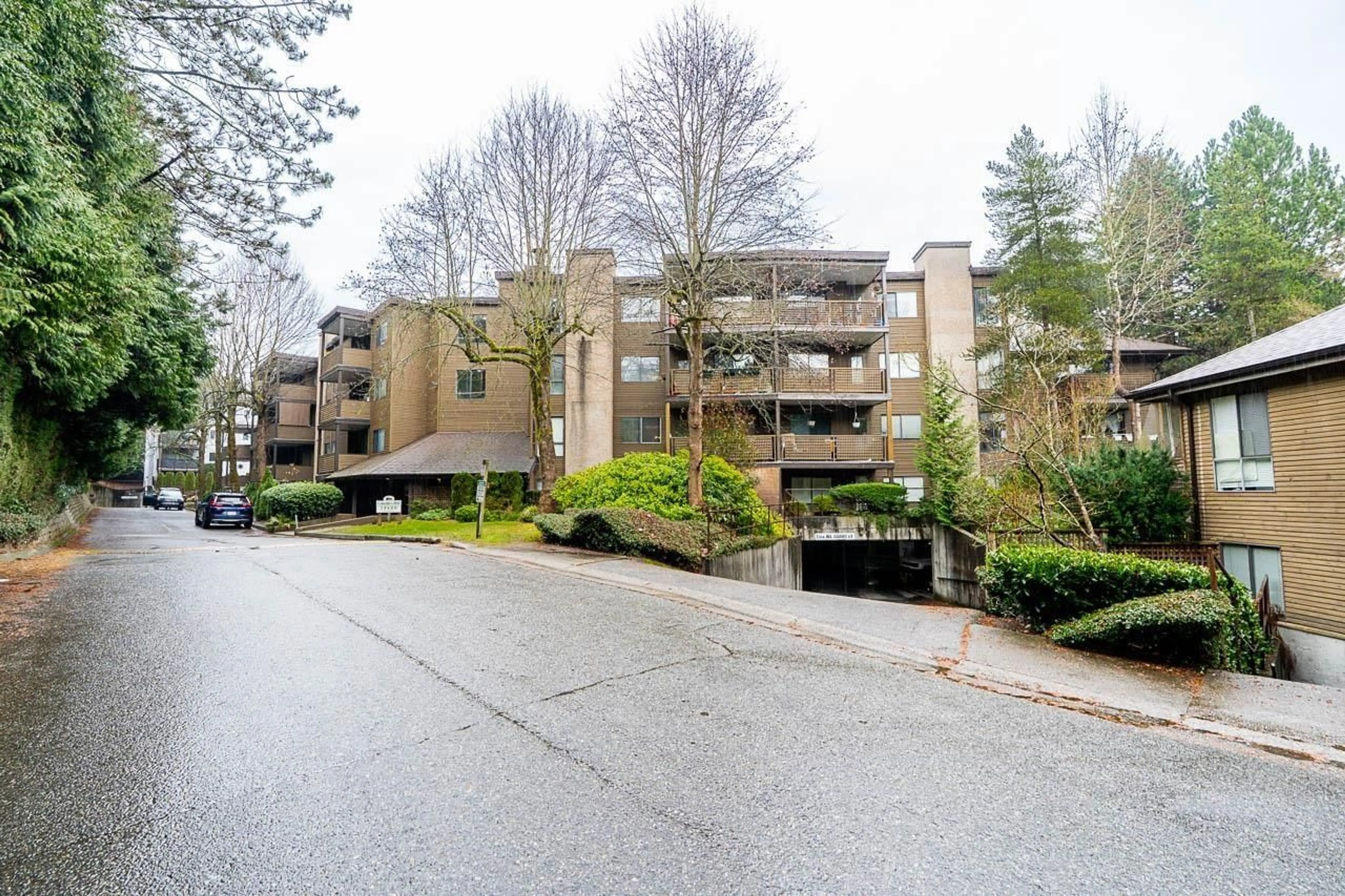 Unknown for 203 - 10680 151A STREET, Surrey British Columbia V3R8T4