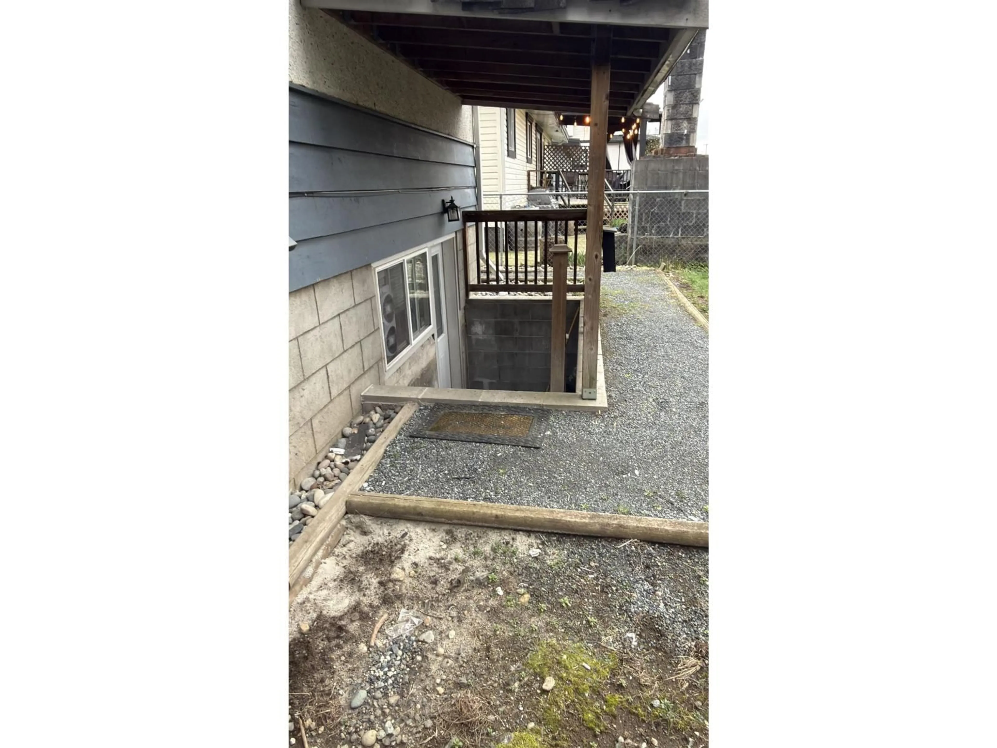 Patio, street for 2797 PRINCESS STREET, Abbotsford British Columbia V2T2S7