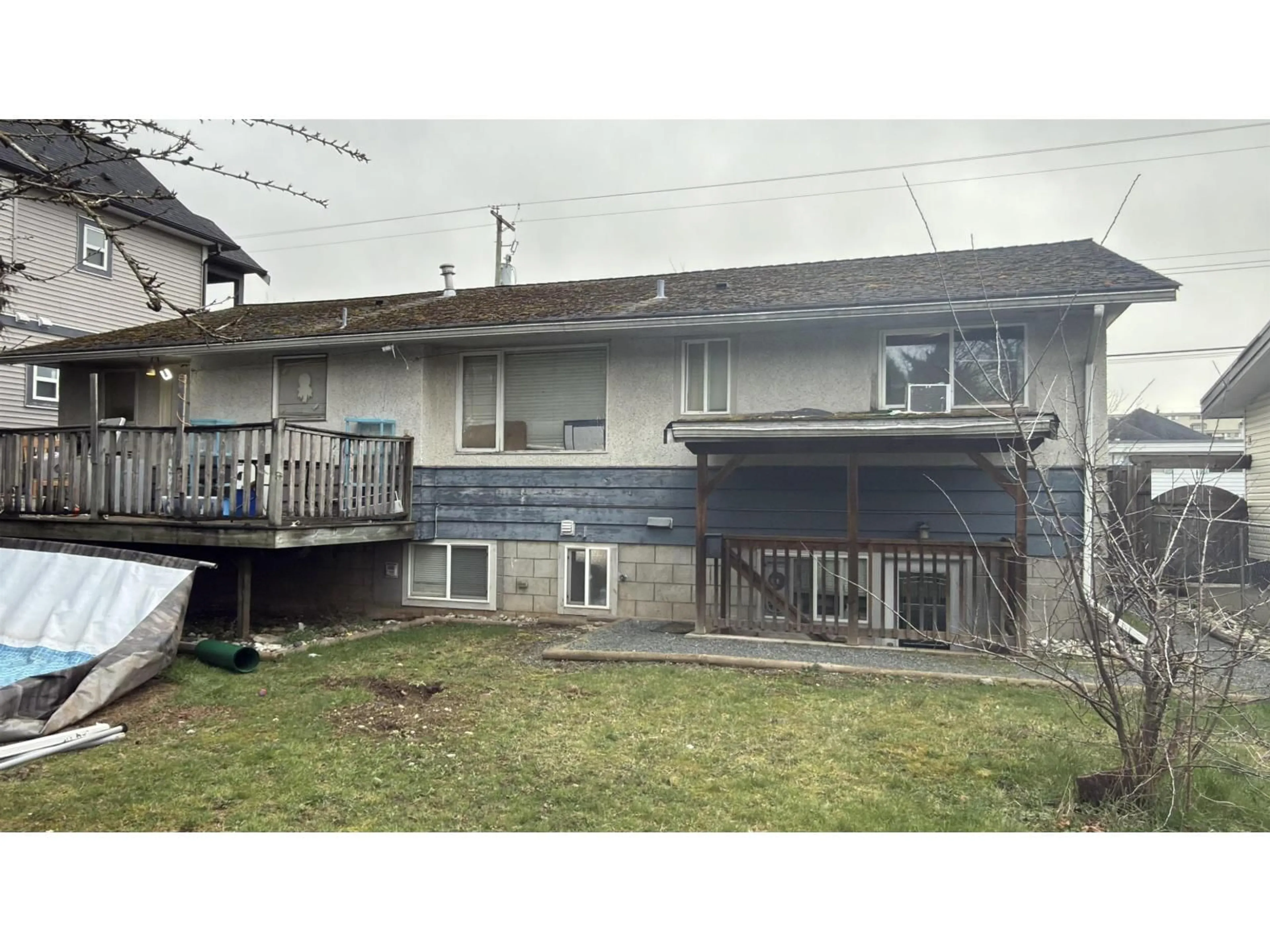 A pic from outside/outdoor area/front of a property/back of a property/a pic from drone, unknown for 2797 PRINCESS STREET, Abbotsford British Columbia V2T2S7