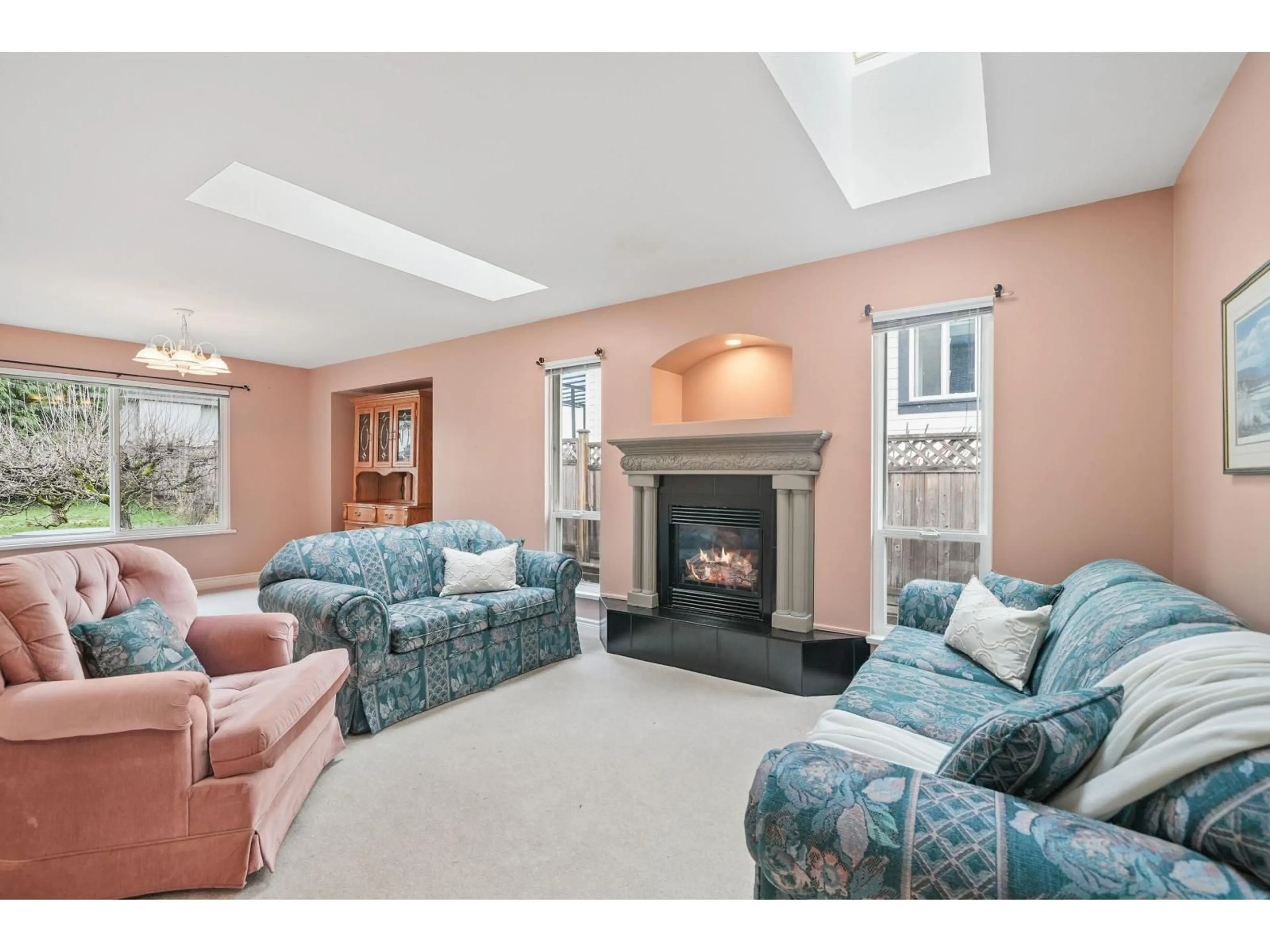 Living room with furniture, unknown for 6203 190 STREET, Surrey British Columbia V3S8S4