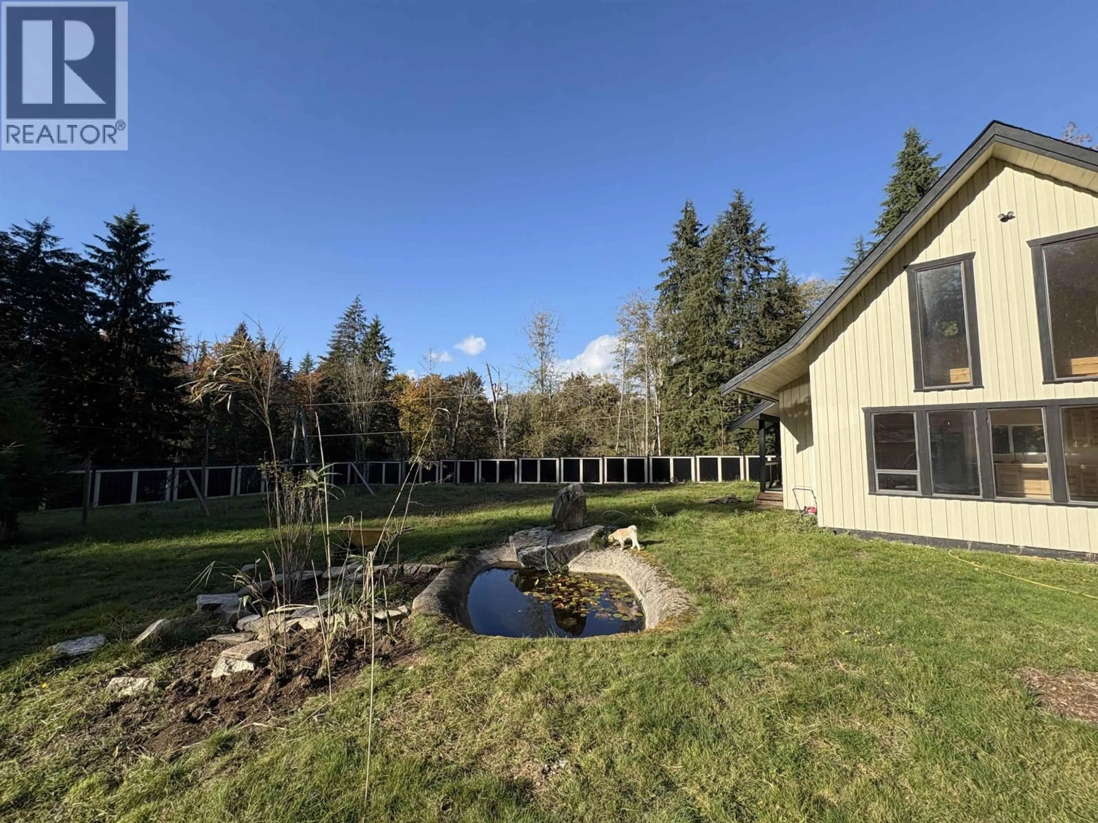 A pic from outside/outdoor area/front of a property/back of a property/a pic from drone, unknown for 650A DULCIE ROAD, Gambier Island British Columbia V0N1V0