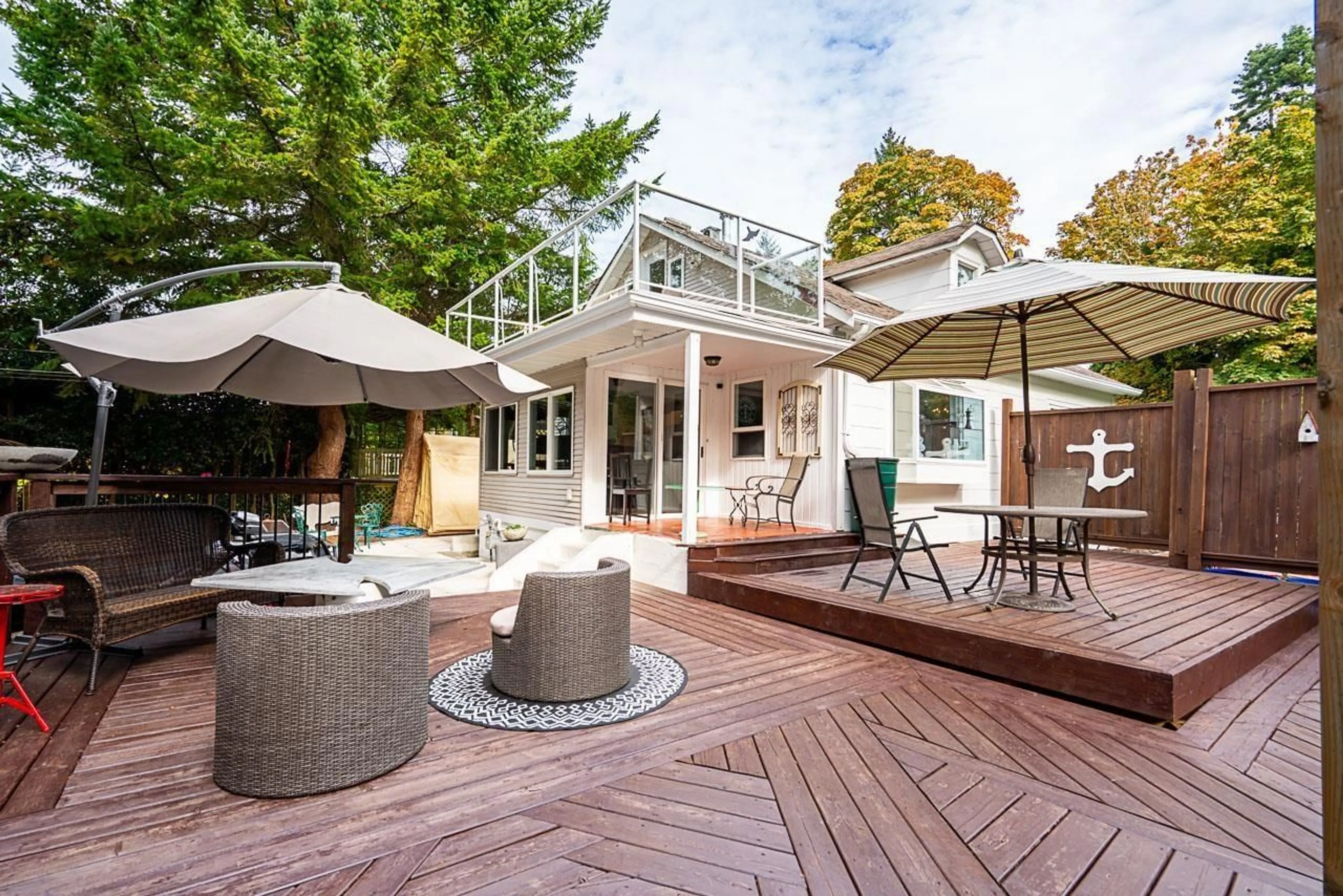 Patio, street for 2725 GORDON AVENUE, Surrey British Columbia V4A3J2