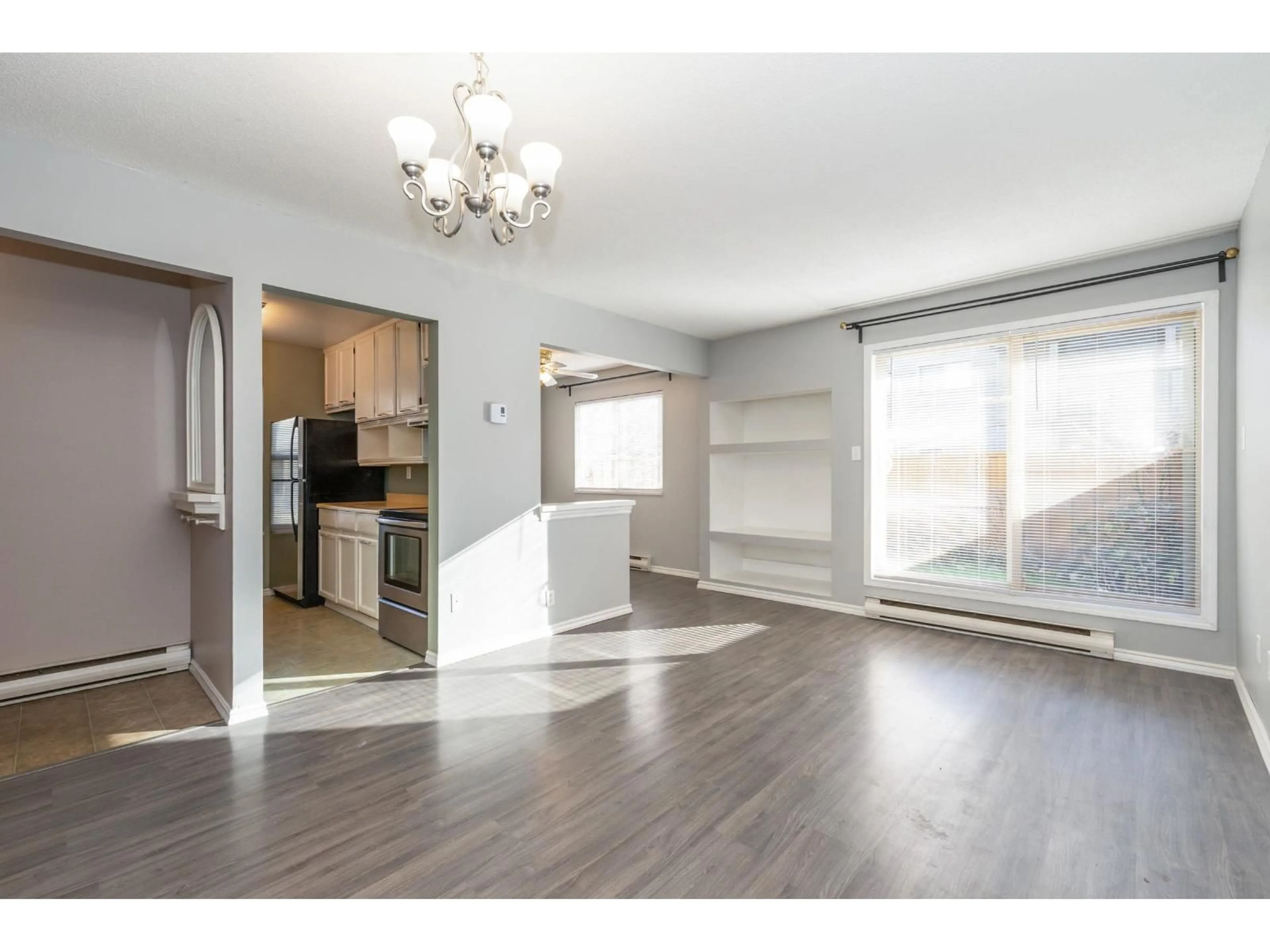 Open concept kitchen, wood/laminate floor for 60 - 27456 32 AVENUE, Langley British Columbia V4W3P1