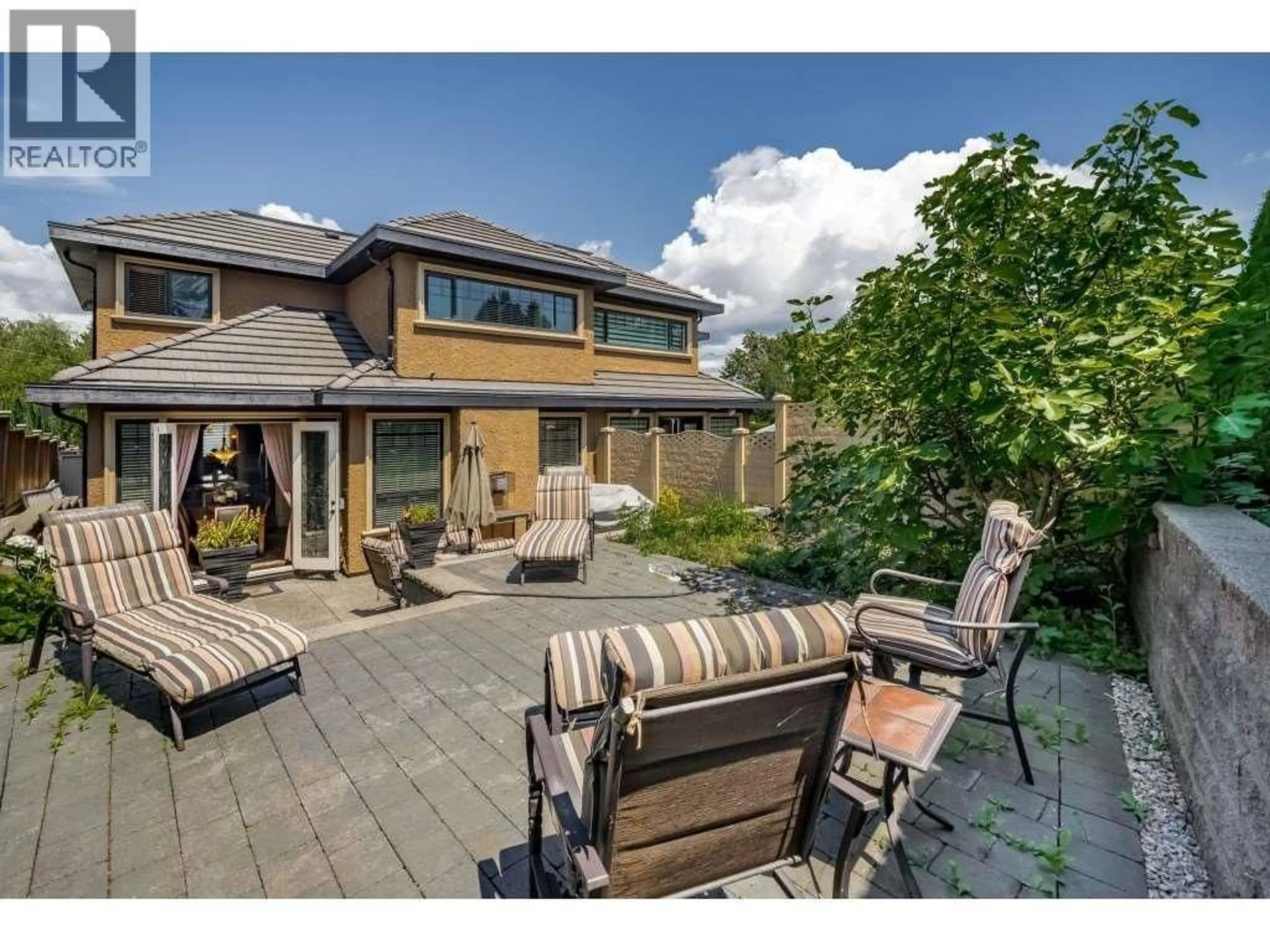 A pic from outside/outdoor area/front of a property/back of a property/a pic from drone, street for 5955 FORGLEN DRIVE, Burnaby British Columbia V5H3L4