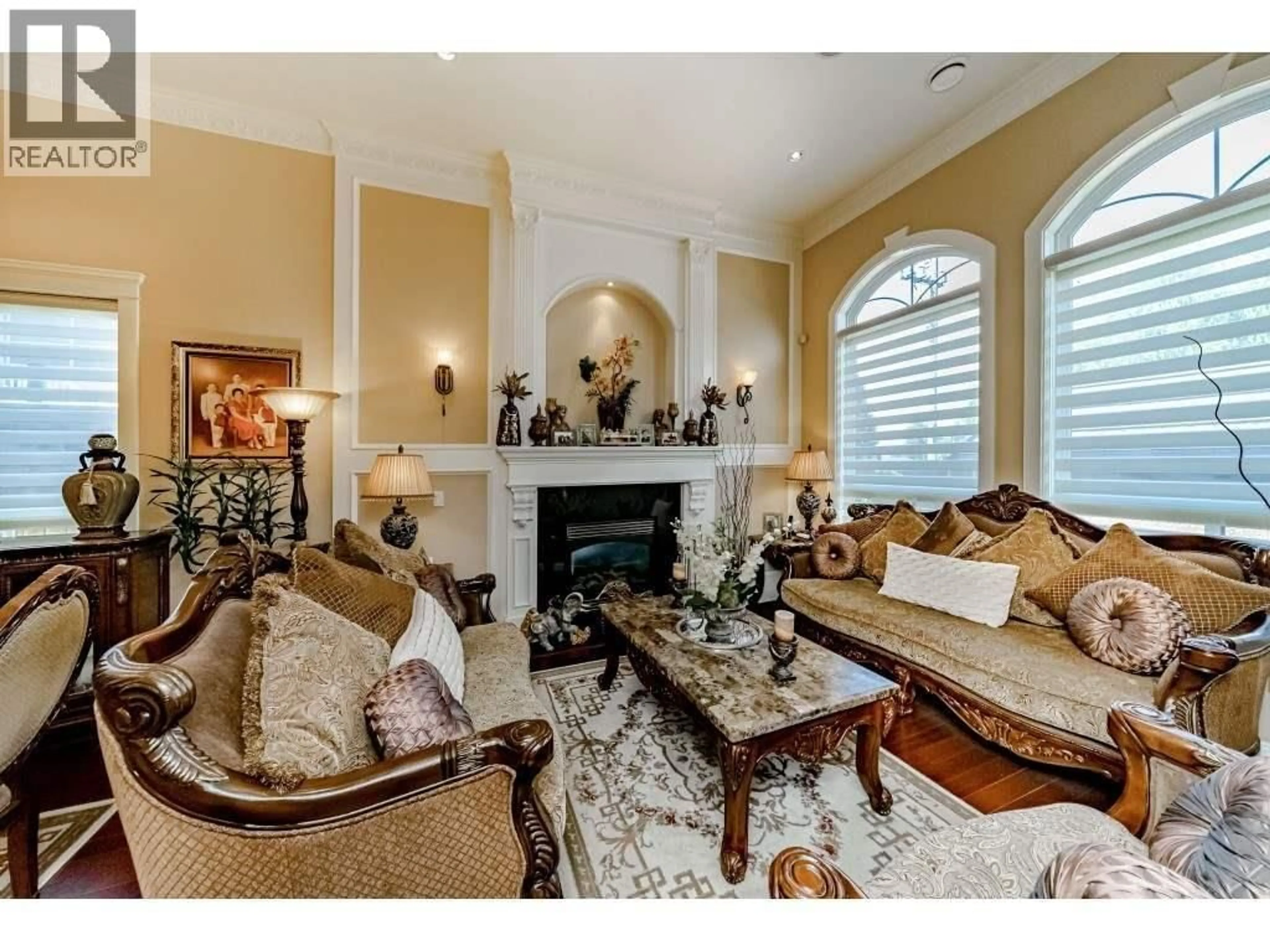 Living room with furniture, unknown for 5955 FORGLEN DRIVE, Burnaby British Columbia V5H3L4