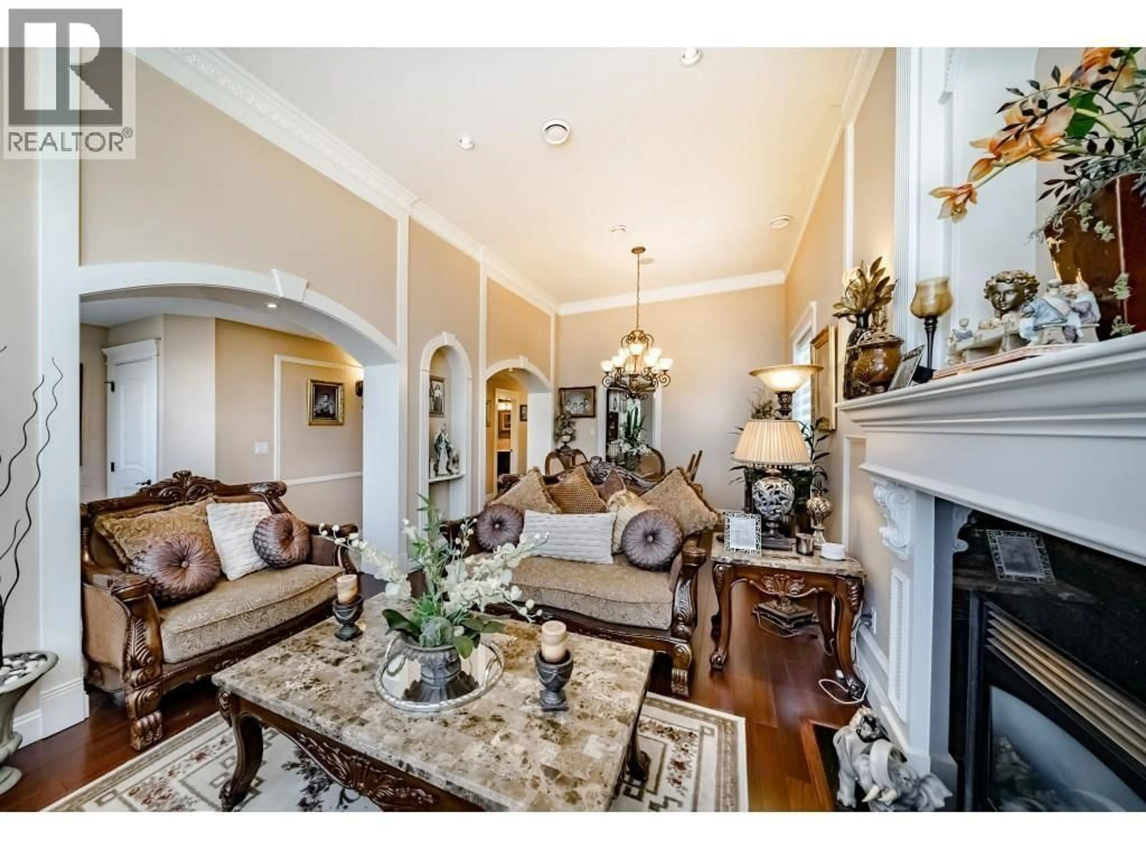 Living room with furniture, unknown for 5955 FORGLEN DRIVE, Burnaby British Columbia V5H3L4