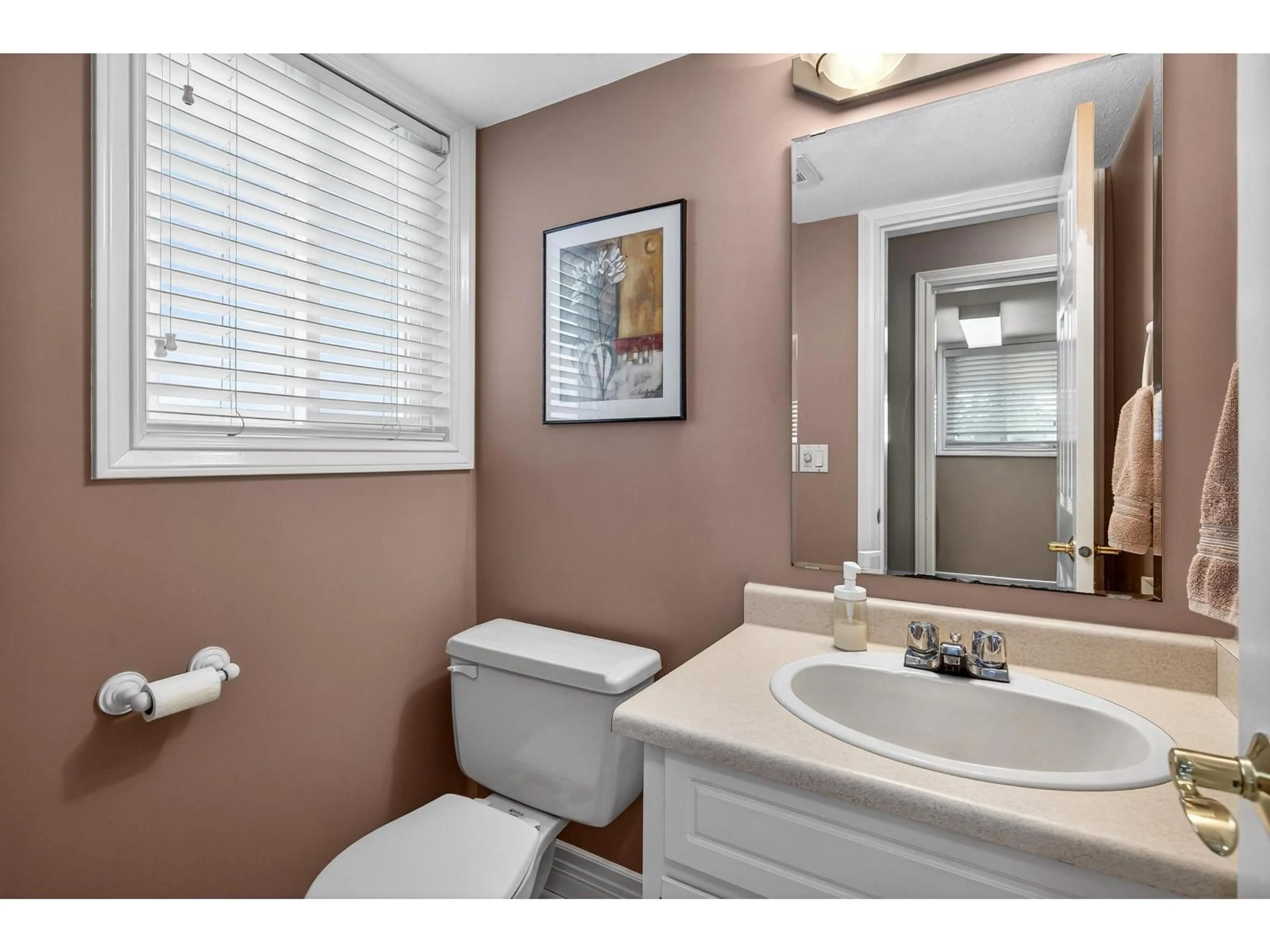 Standard bathroom, unknown for 2935 GLENSHIEL DRIVE, Abbotsford British Columbia V3G1G8