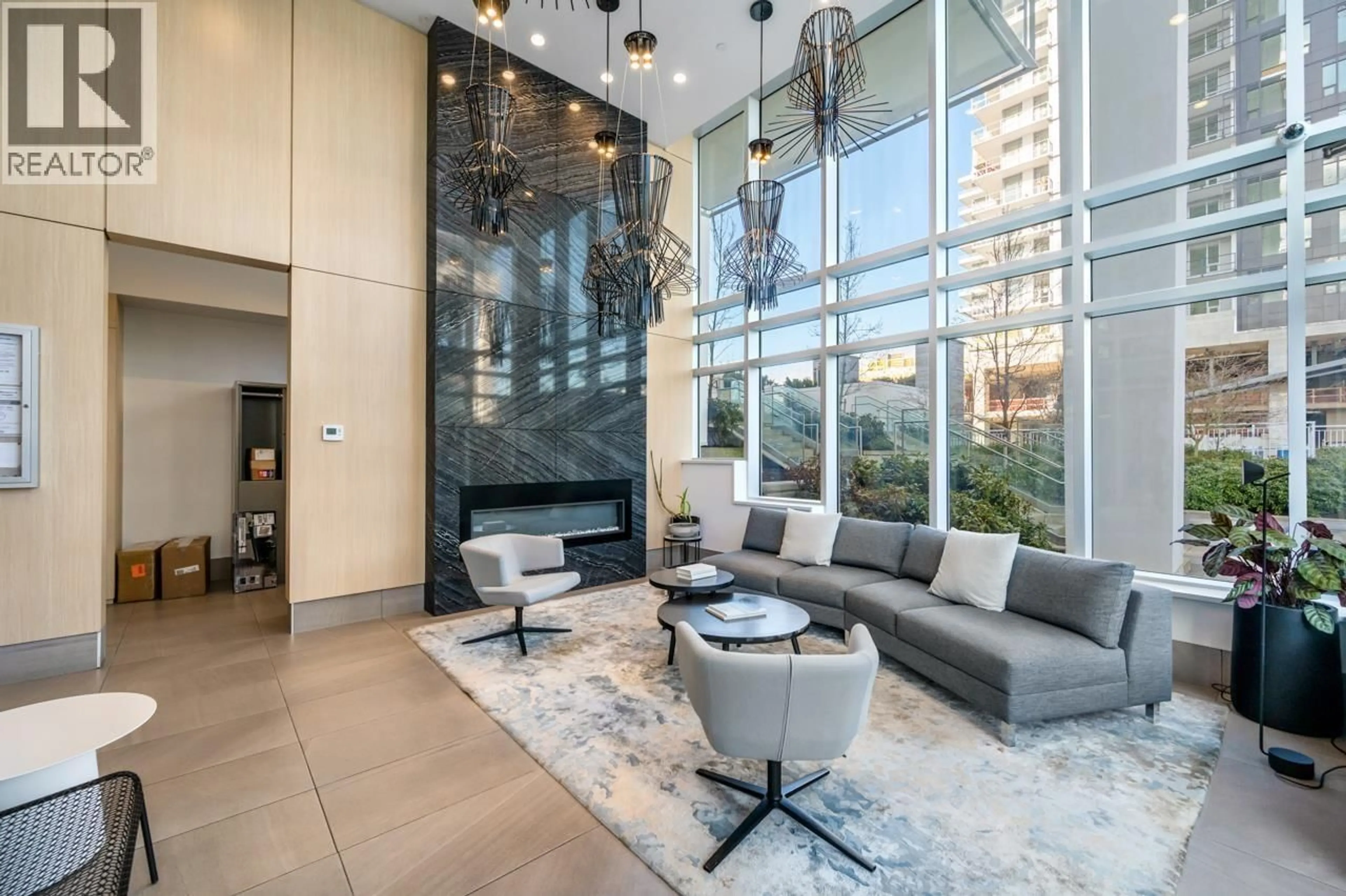 Lobby for 2002 - 652 WHITING WAY, Coquitlam British Columbia V3J0K3