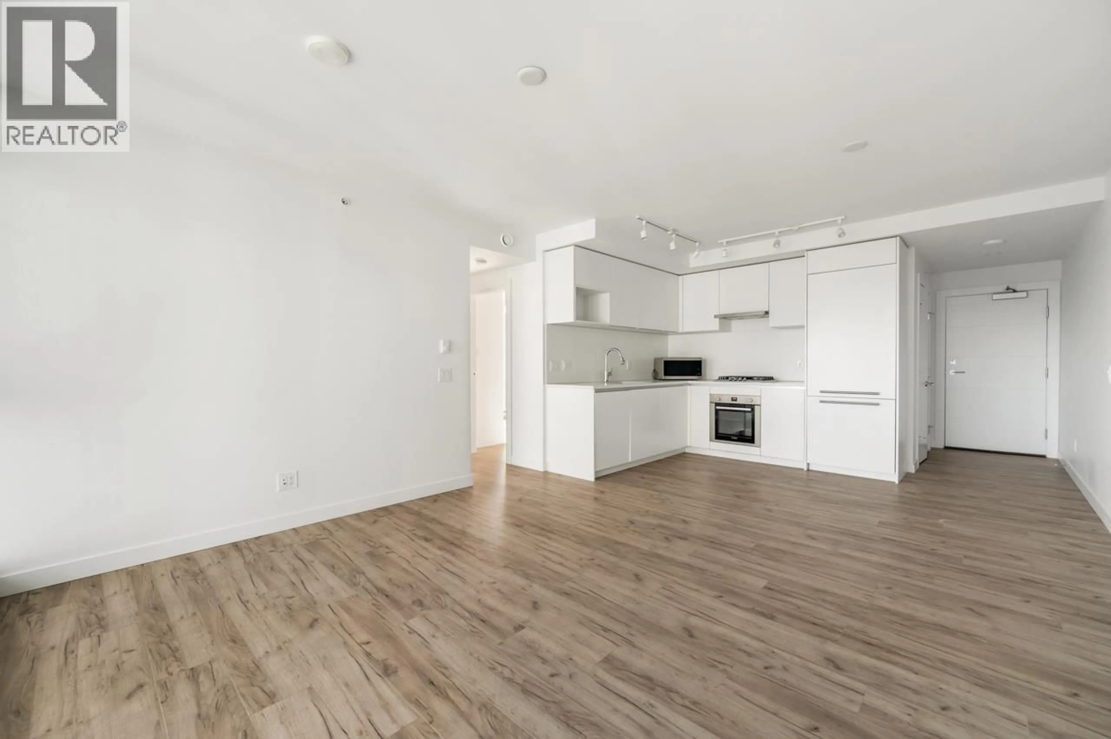 A pic of a room for 2002 - 652 WHITING WAY, Coquitlam British Columbia V3J0K3